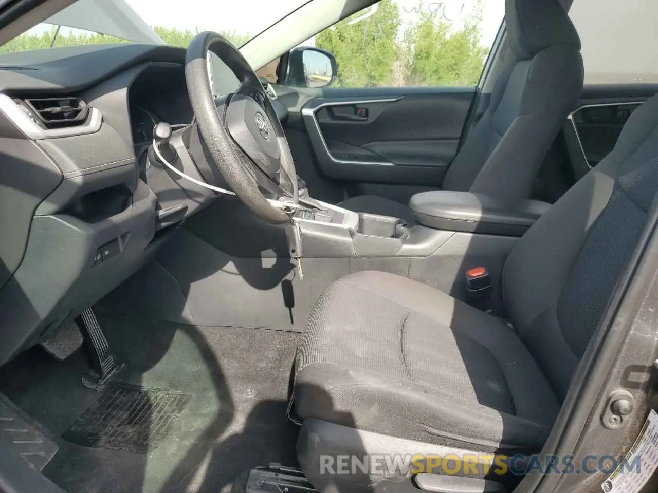 7 Photograph of a damaged car 2T3F1RFV8RC417973 TOYOTA RAV4 2024