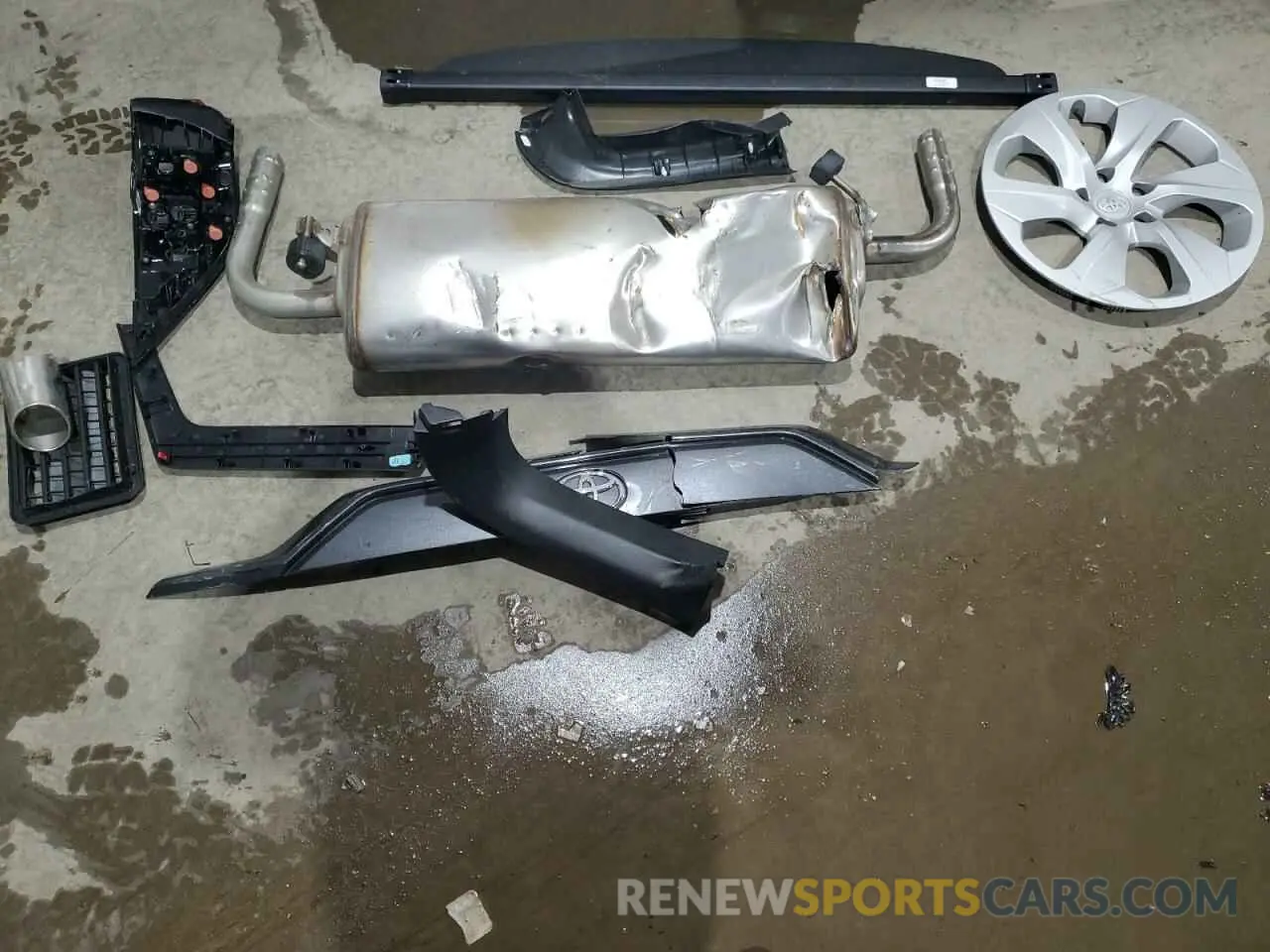 13 Photograph of a damaged car 2T3F1RFV8RC446096 TOYOTA RAV4 2024