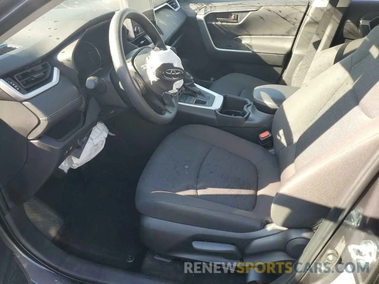 7 Photograph of a damaged car 2T3F1RFV8RW444251 TOYOTA RAV4 2024