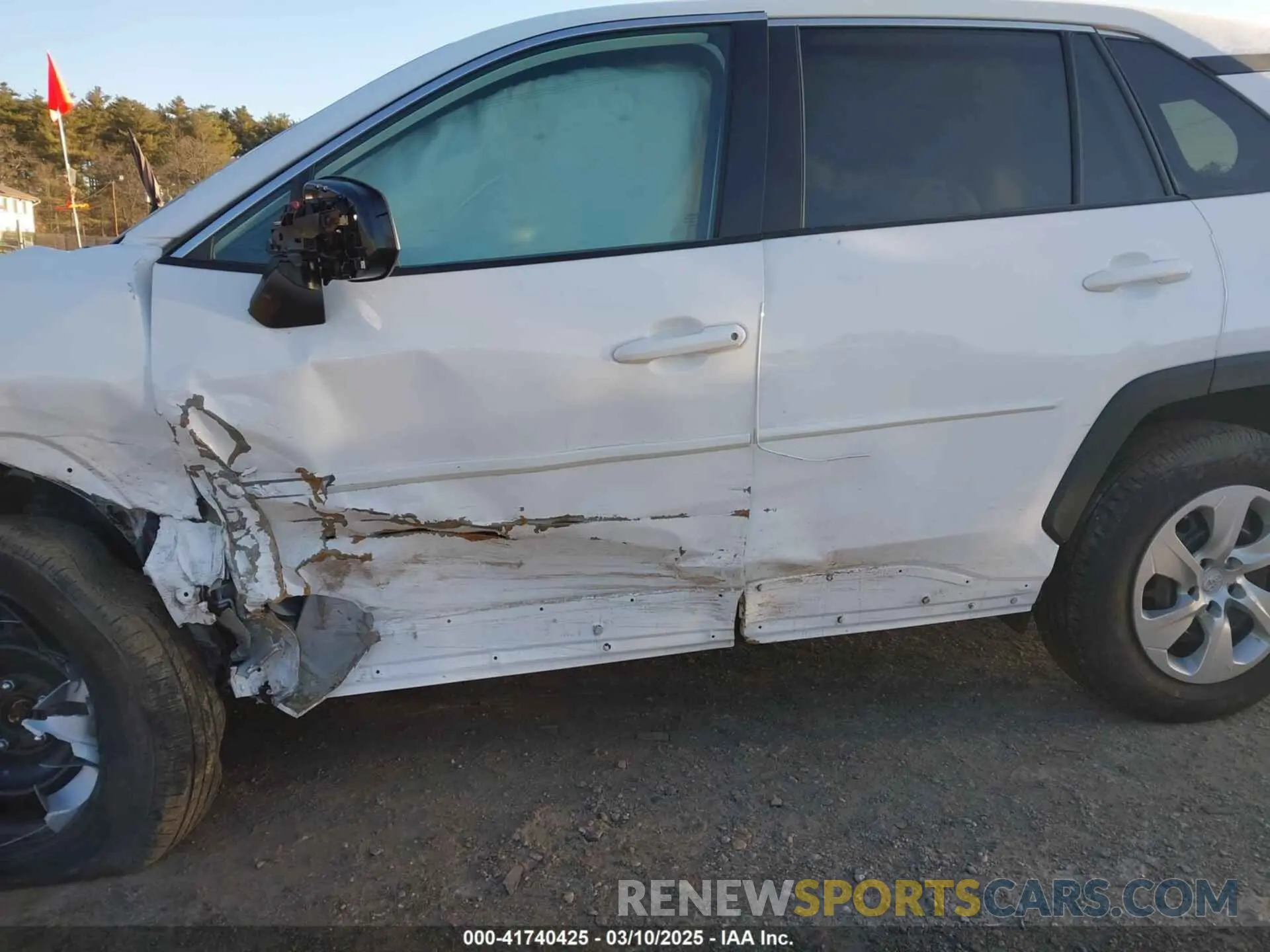 17 Photograph of a damaged car 2T3F1RFV9RC395174 TOYOTA RAV4 2024