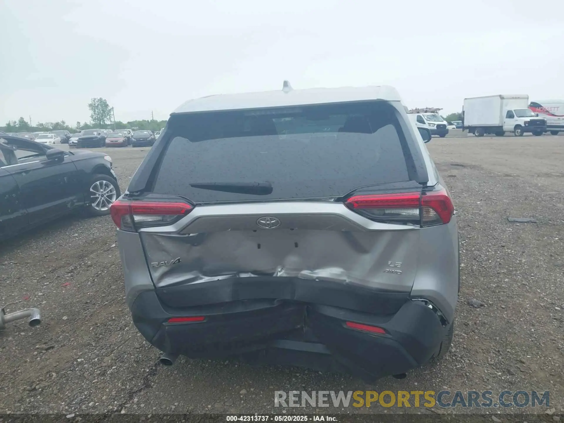 16 Photograph of a damaged car 2T3F1RFVXRC458850 TOYOTA RAV4 2024