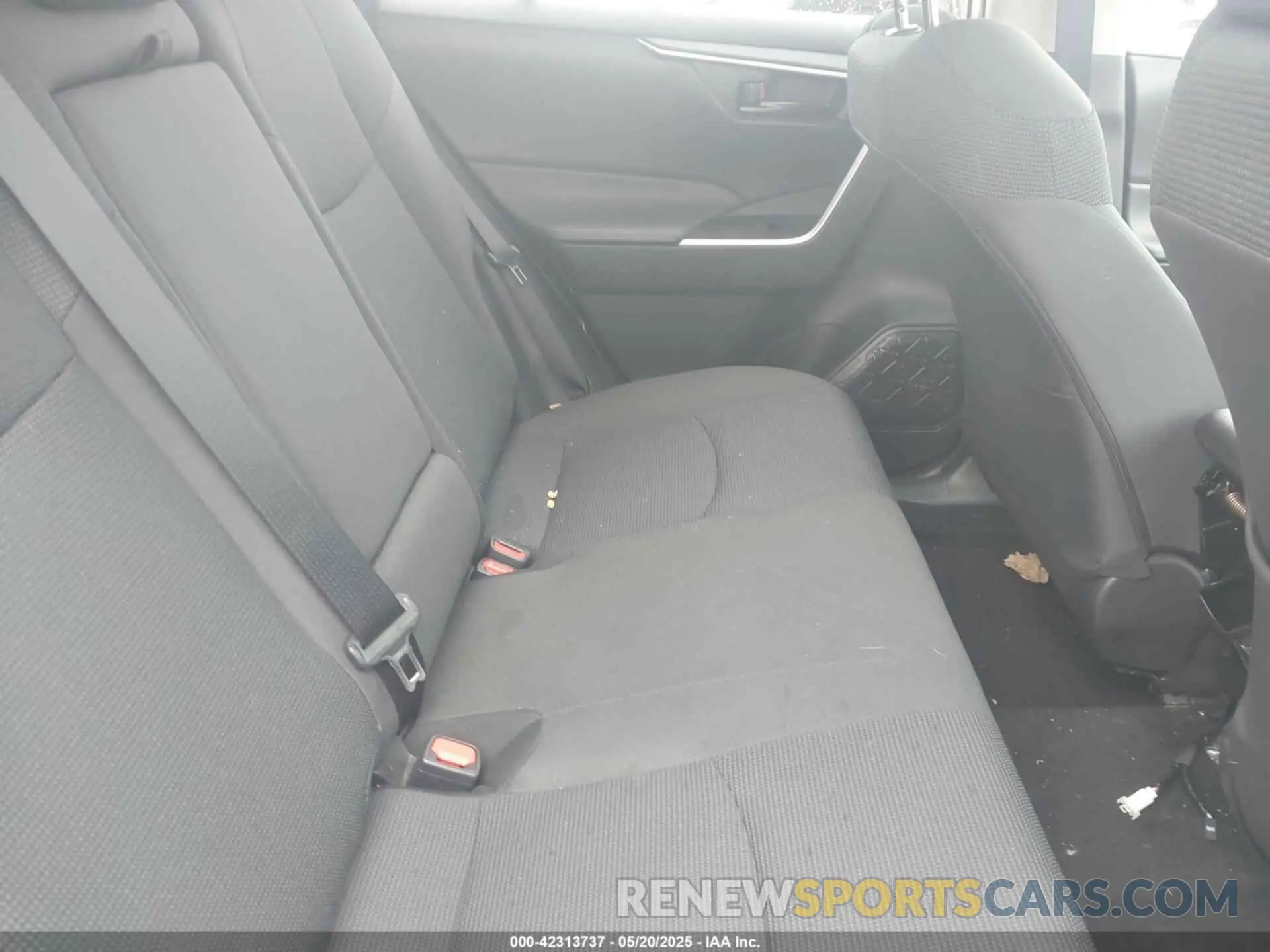 8 Photograph of a damaged car 2T3F1RFVXRC458850 TOYOTA RAV4 2024