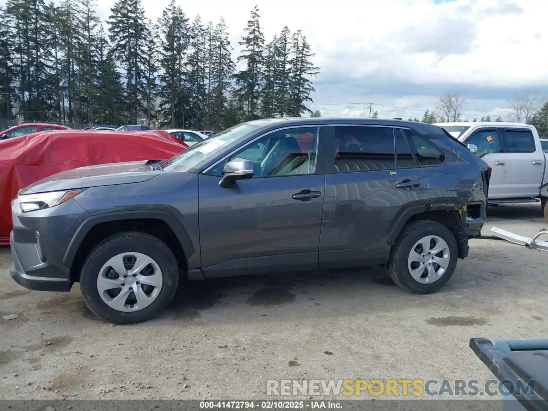 15 Photograph of a damaged car 2T3G1RFV0RC483714 TOYOTA RAV4 2024