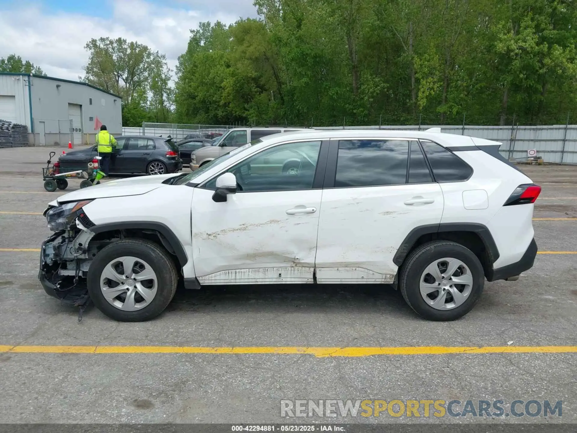 14 Photograph of a damaged car 2T3G1RFV3RC410336 TOYOTA RAV4 2024