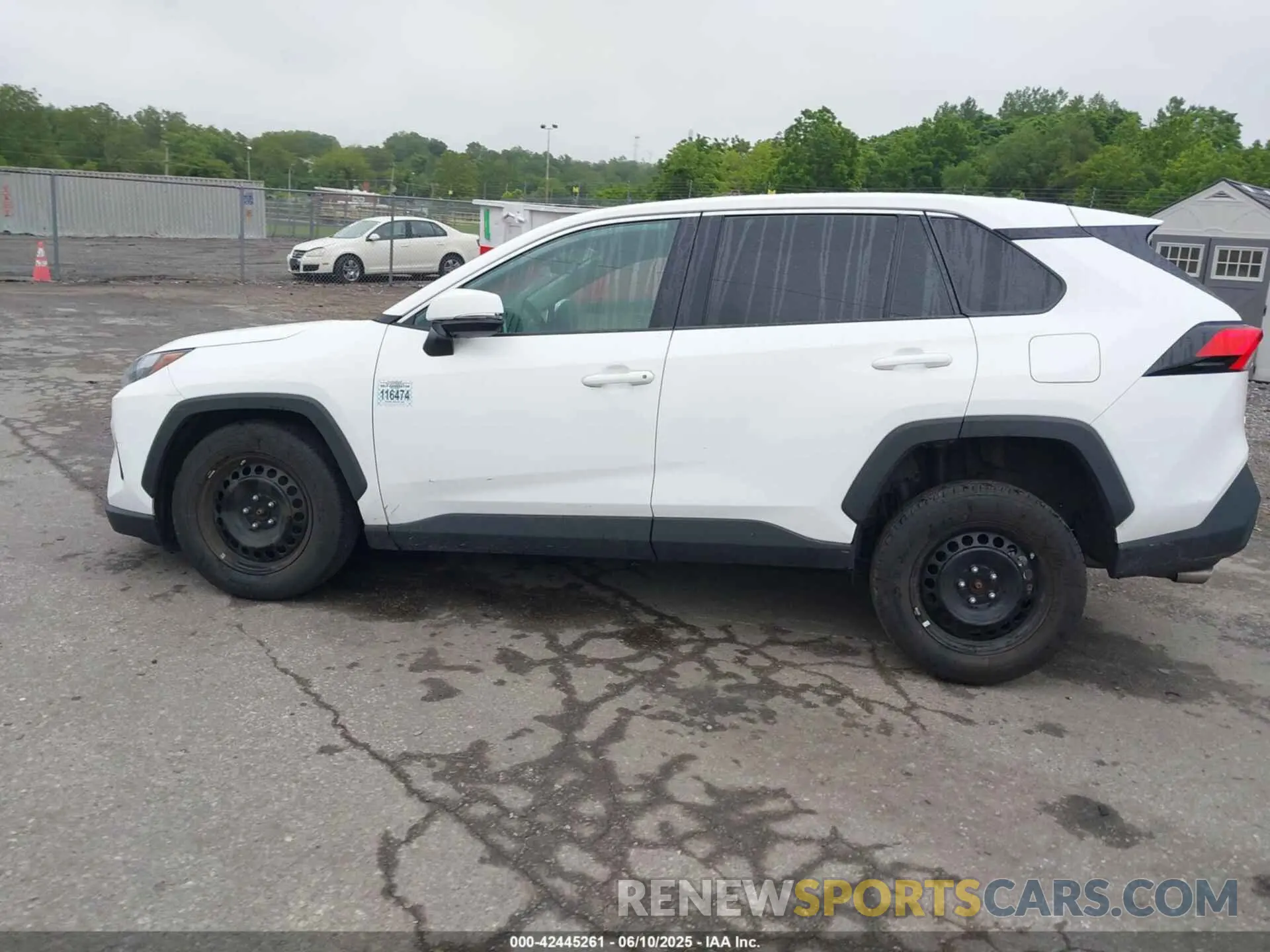 15 Photograph of a damaged car 2T3G1RFV3RC463800 TOYOTA RAV4 2024