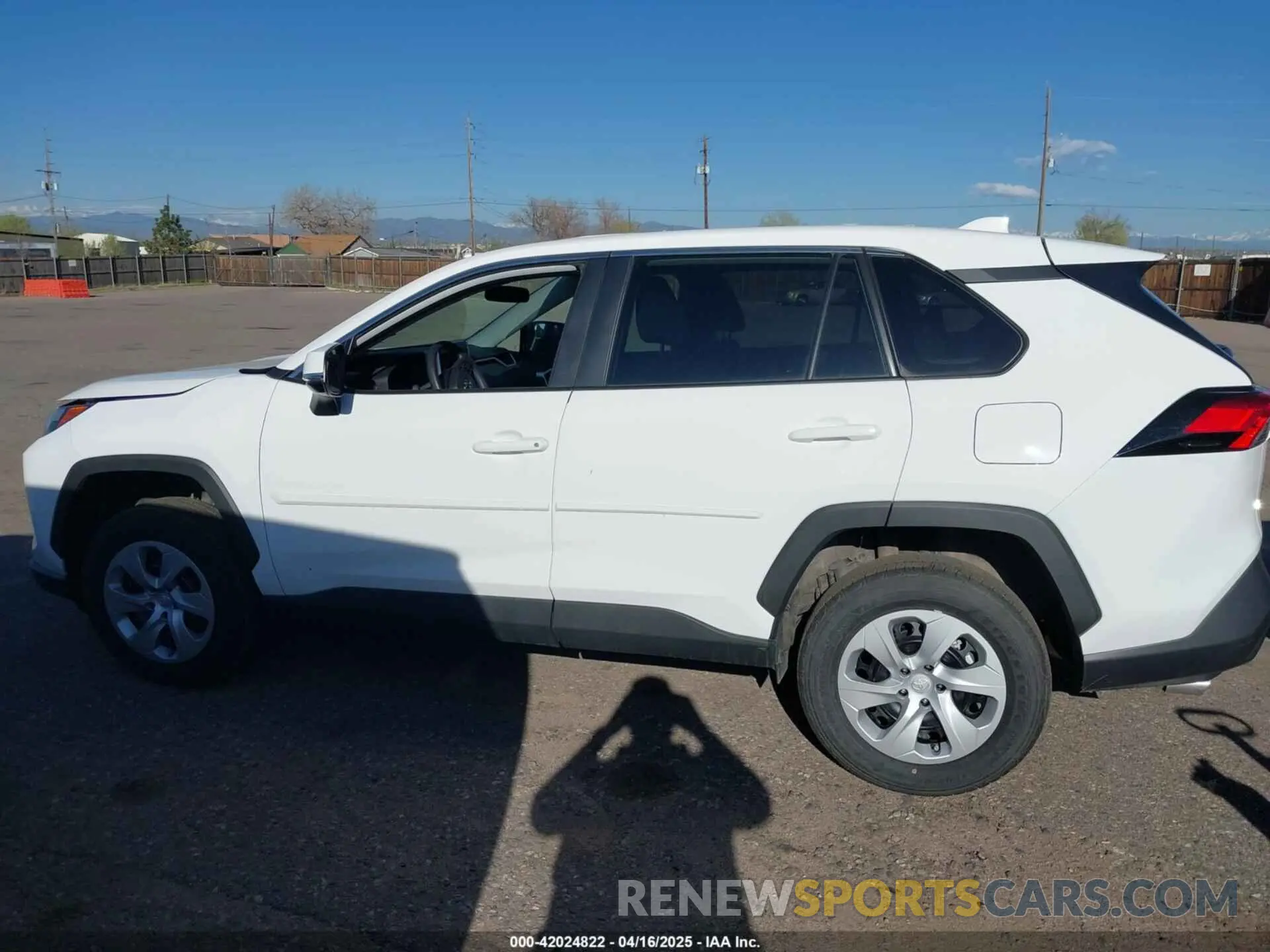14 Photograph of a damaged car 2T3G1RFV4RW467031 TOYOTA RAV4 2024