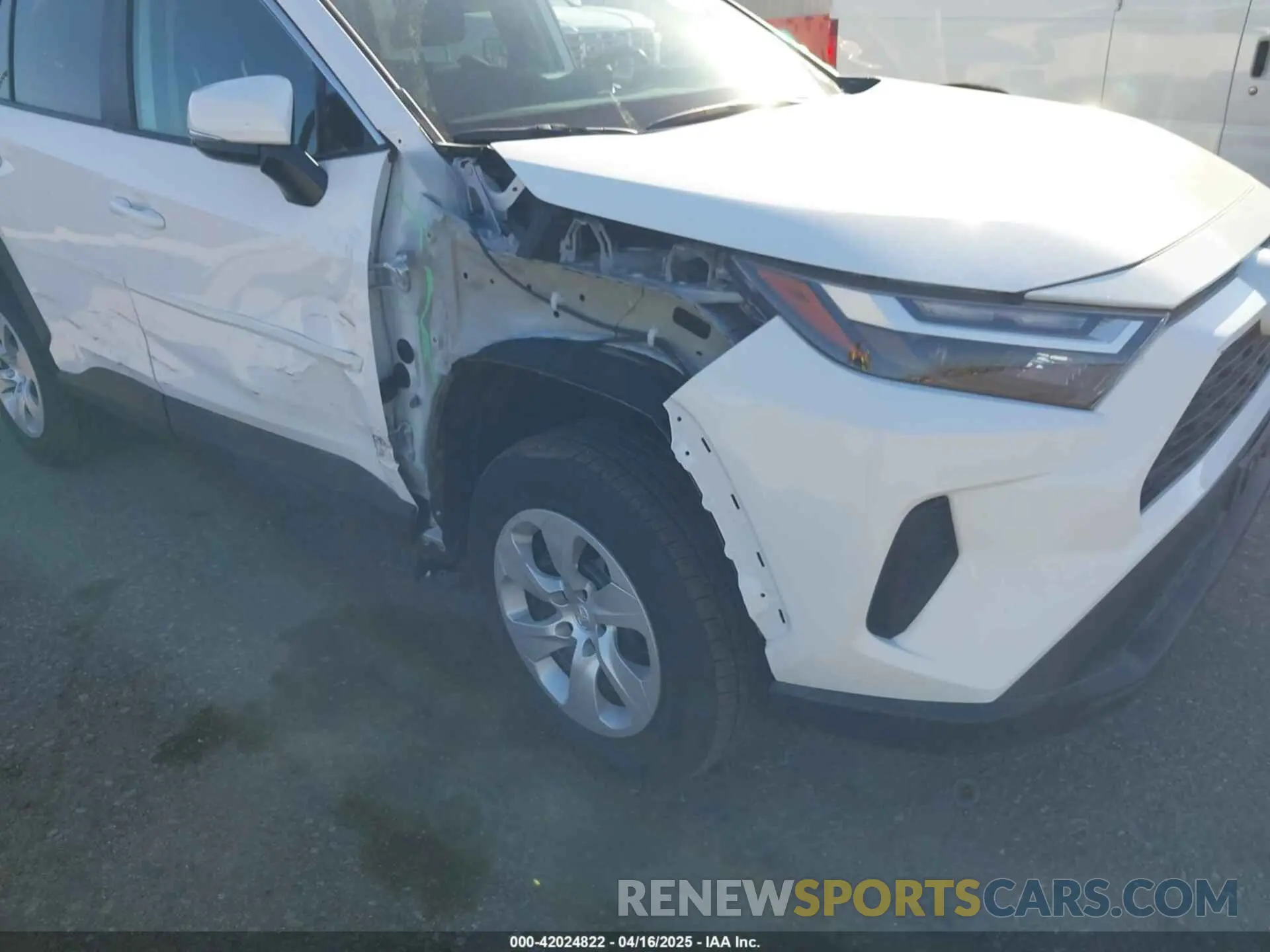 6 Photograph of a damaged car 2T3G1RFV4RW467031 TOYOTA RAV4 2024