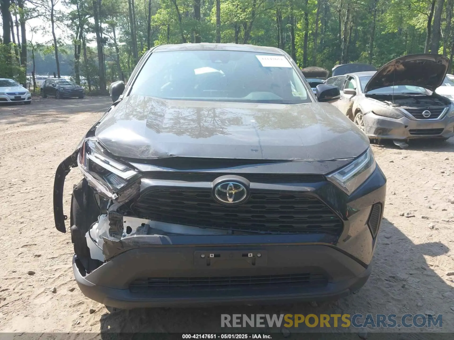 11 Photograph of a damaged car 2T3G1RFV9RC483985 TOYOTA RAV4 2024