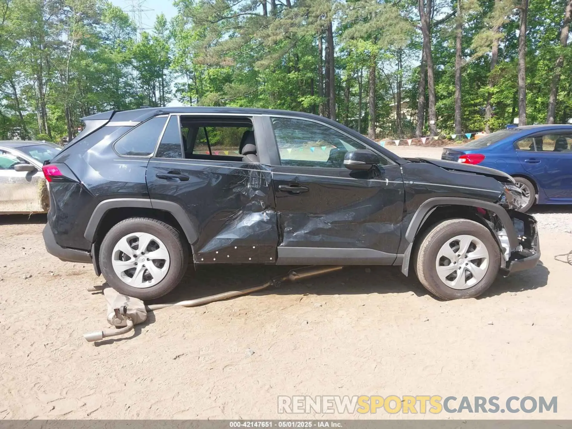 12 Photograph of a damaged car 2T3G1RFV9RC483985 TOYOTA RAV4 2024
