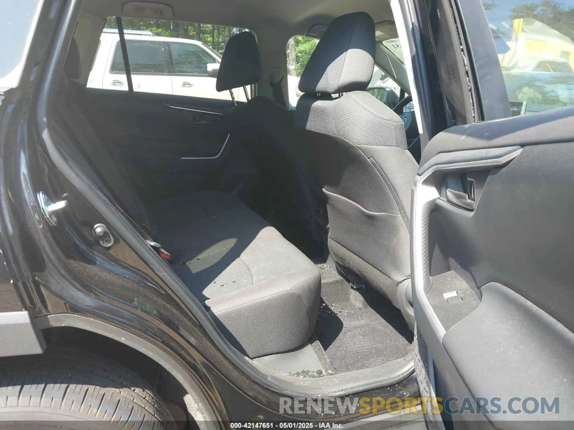 8 Photograph of a damaged car 2T3G1RFV9RC483985 TOYOTA RAV4 2024