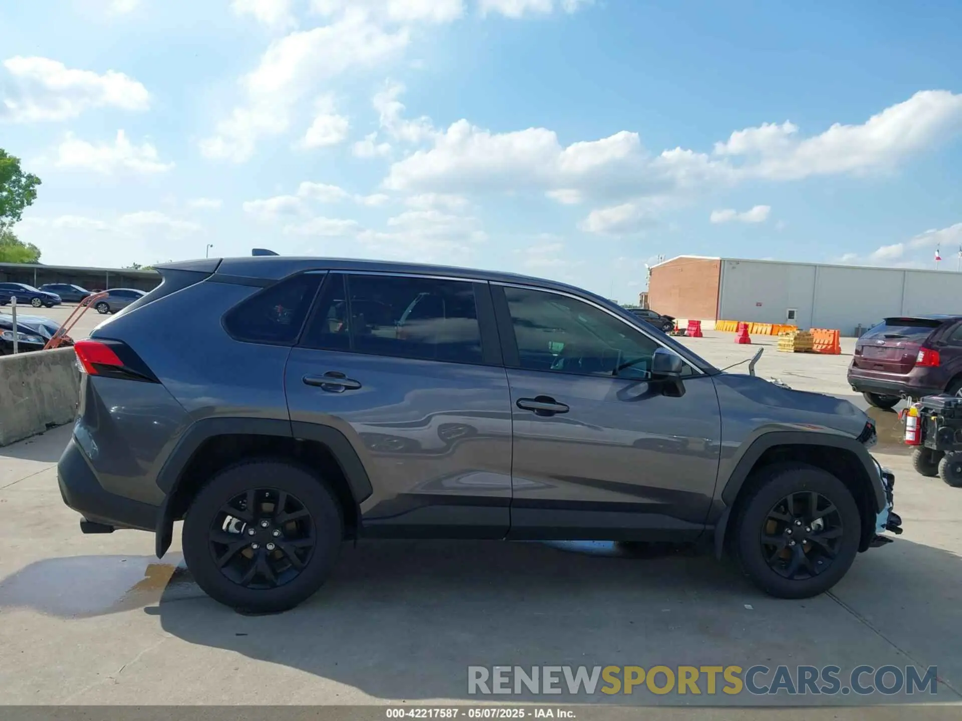 14 Photograph of a damaged car 2T3H1RFV0RC259296 TOYOTA RAV4 2024