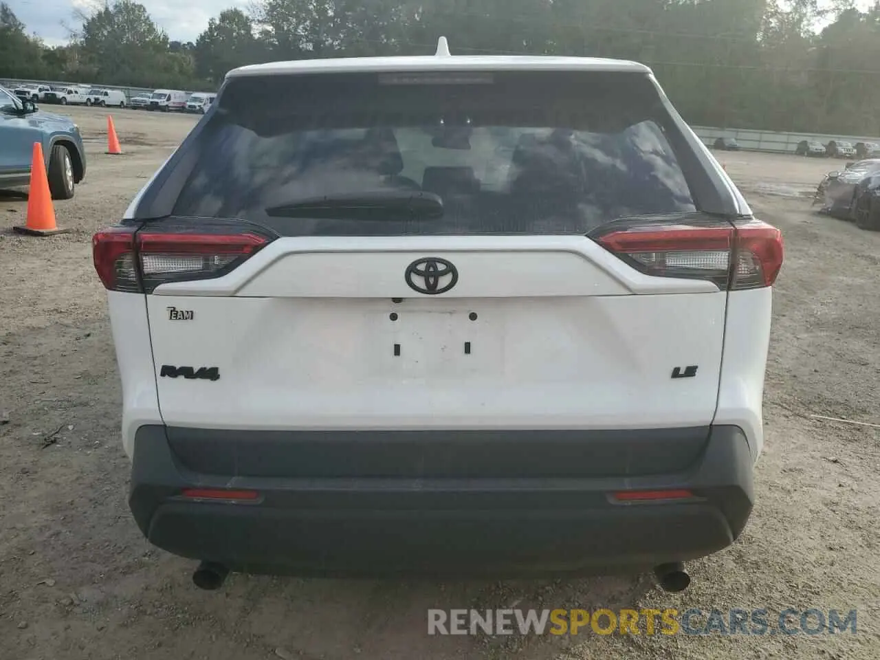 6 Photograph of a damaged car 2T3H1RFV0RW307992 TOYOTA RAV4 2024