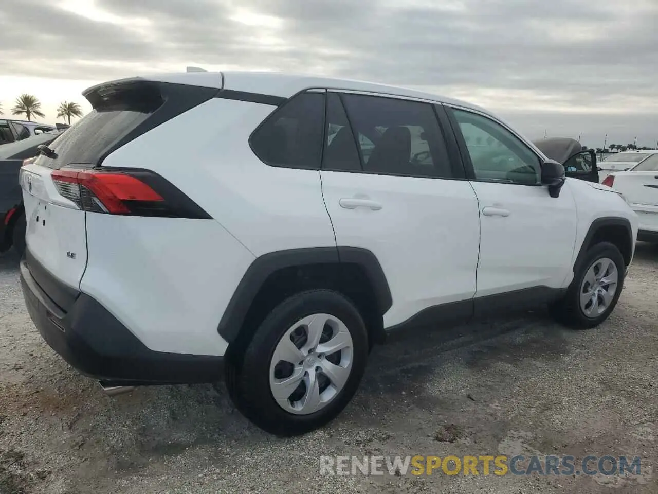 3 Photograph of a damaged car 2T3H1RFV0RW330348 TOYOTA RAV4 2024