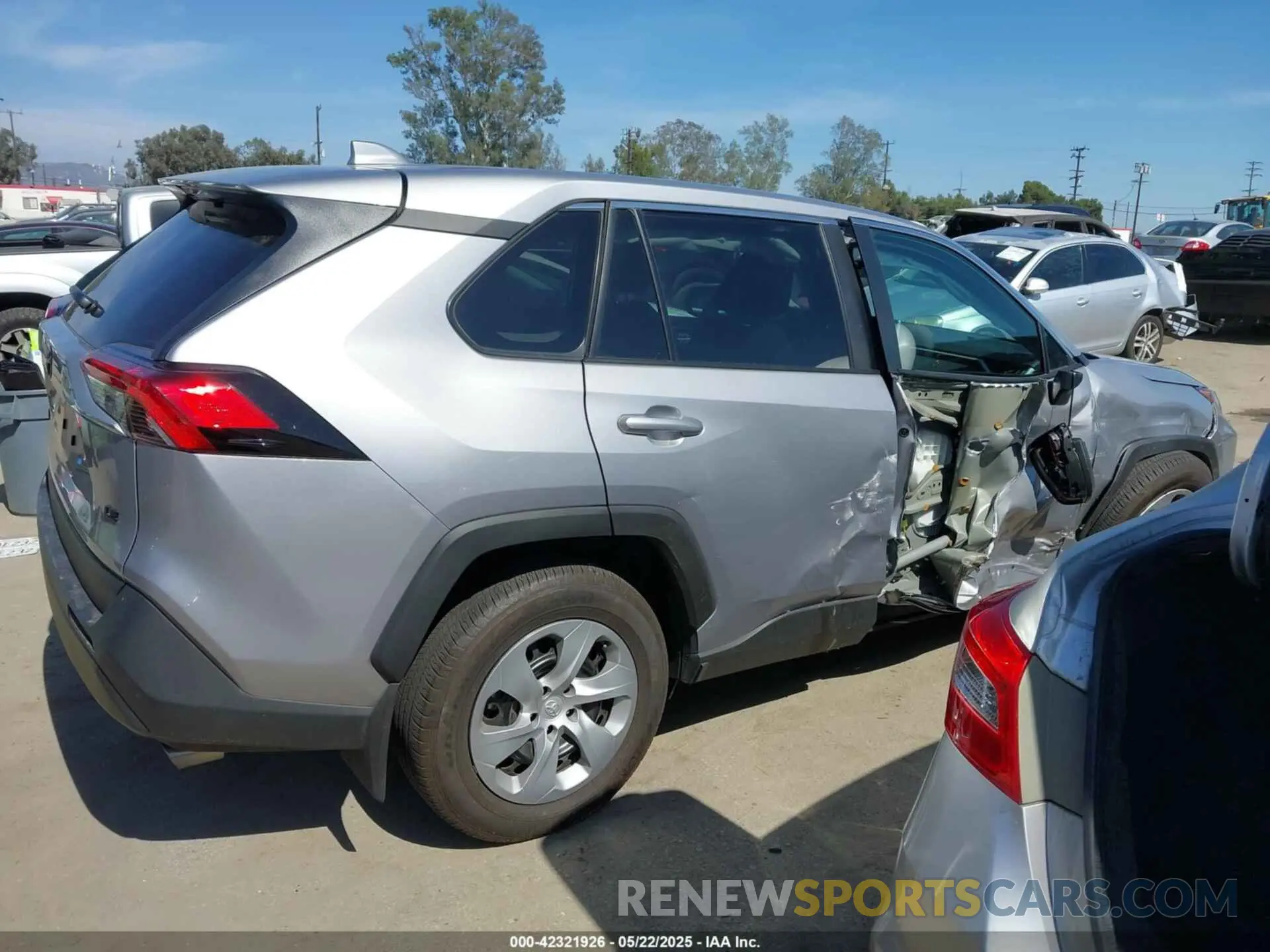 12 Photograph of a damaged car 2T3H1RFV1RC293277 TOYOTA RAV4 2024