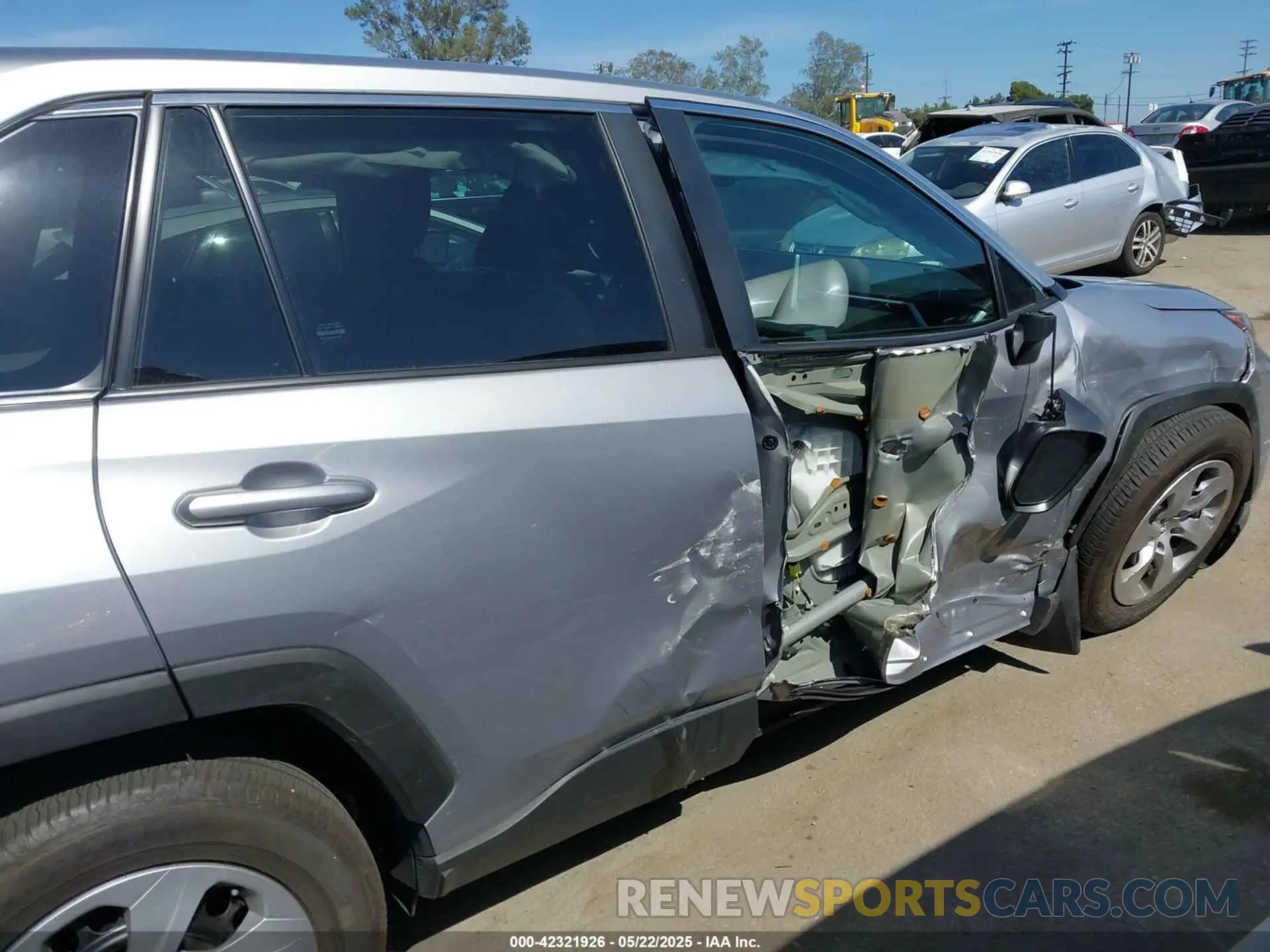 6 Photograph of a damaged car 2T3H1RFV1RC293277 TOYOTA RAV4 2024