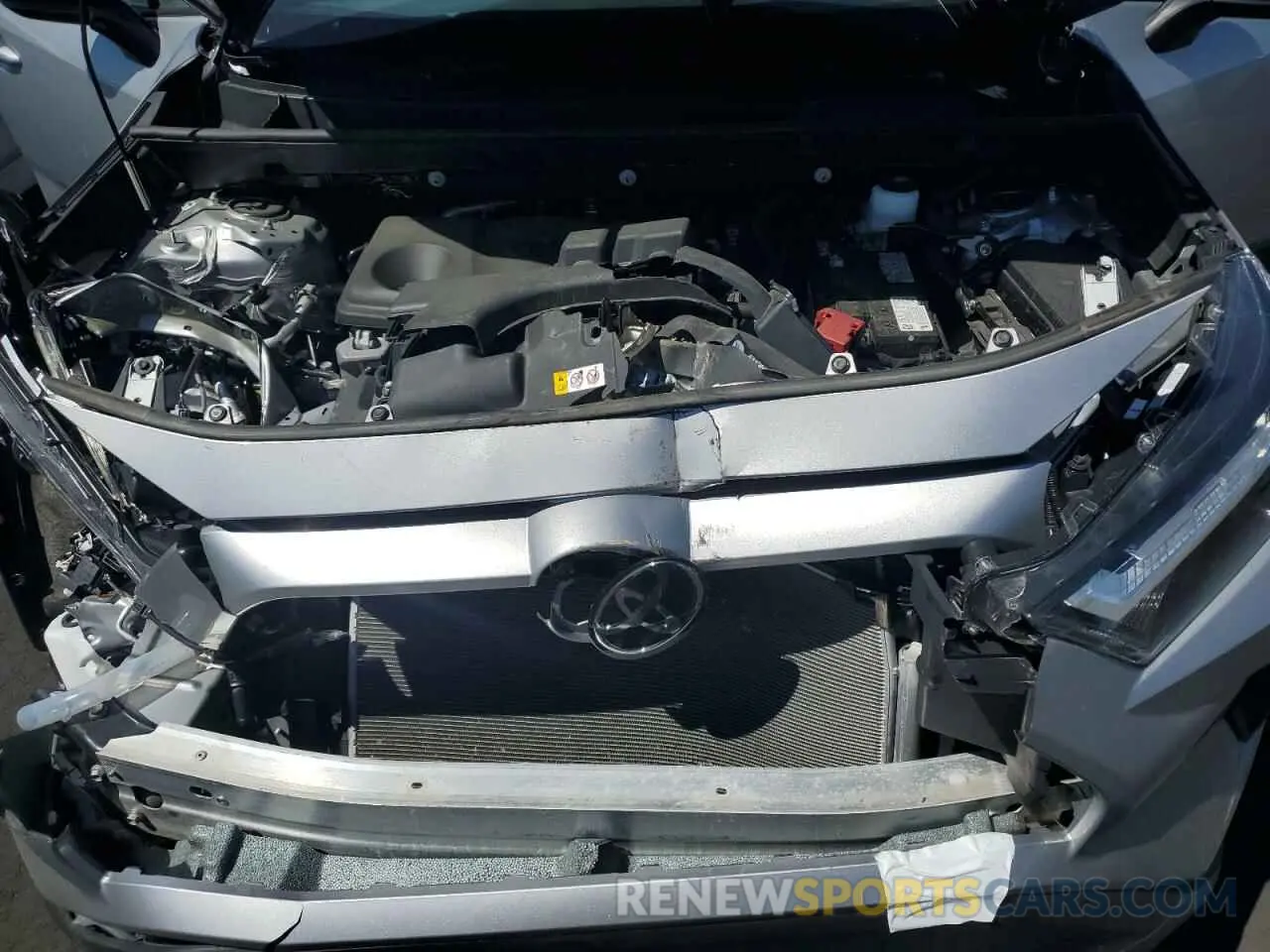12 Photograph of a damaged car 2T3H1RFV1RW313025 TOYOTA RAV4 2024