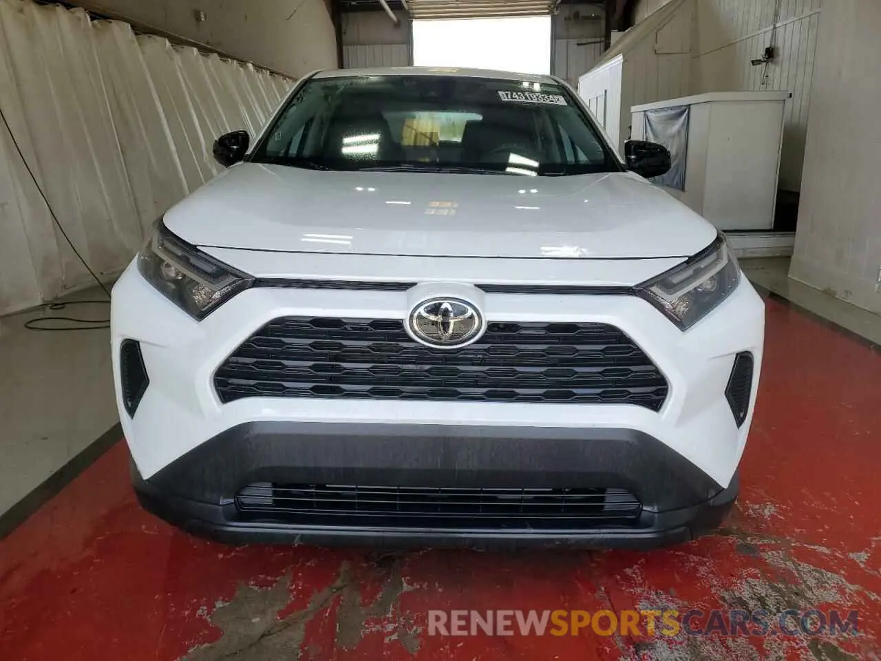 5 Photograph of a damaged car 2T3H1RFV1RW327801 TOYOTA RAV4 2024