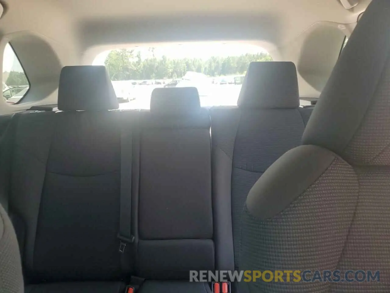 10 Photograph of a damaged car 2T3H1RFV1RW341763 TOYOTA RAV4 2024