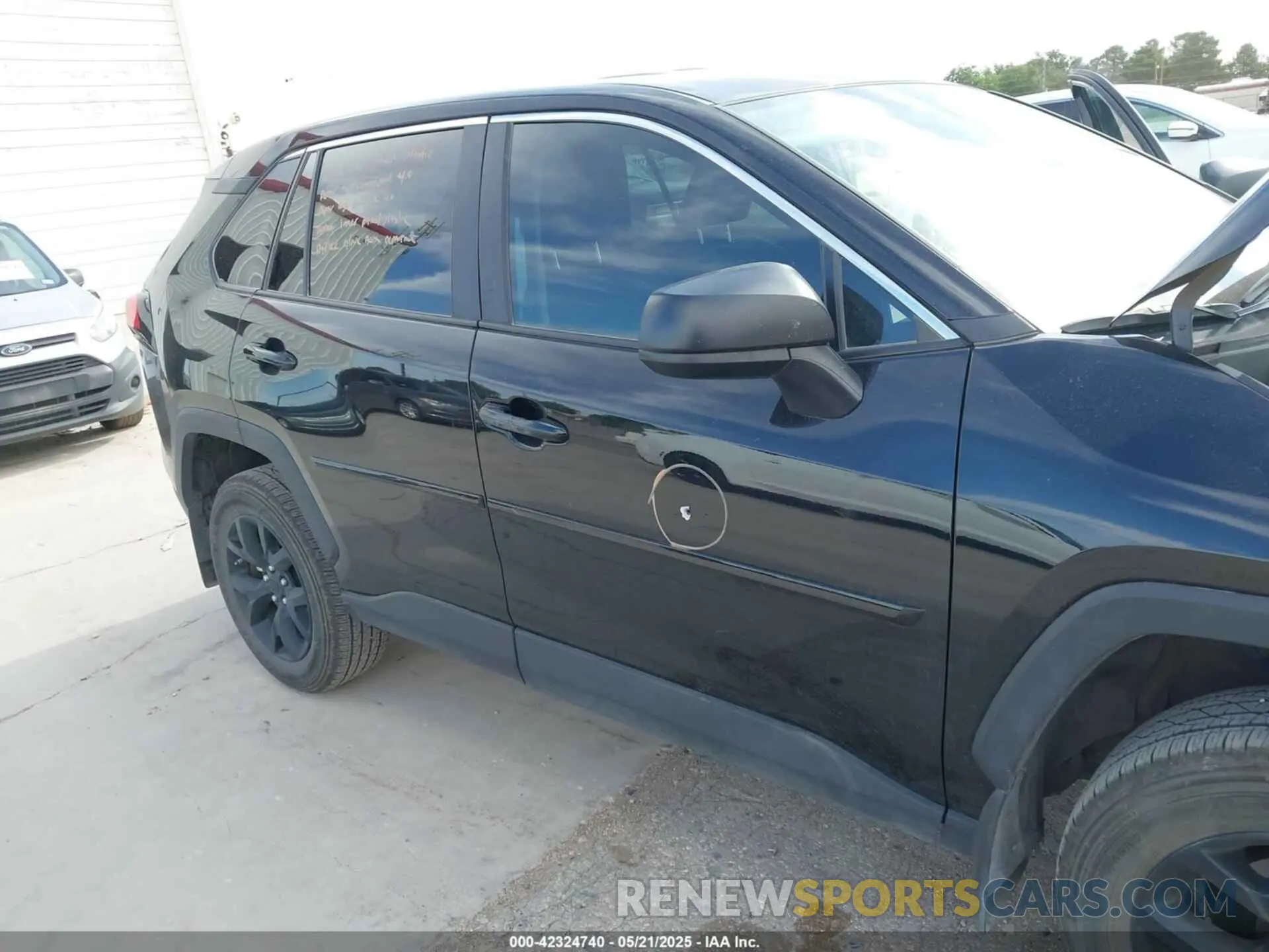 6 Photograph of a damaged car 2T3H1RFV1RW341942 TOYOTA RAV4 2024
