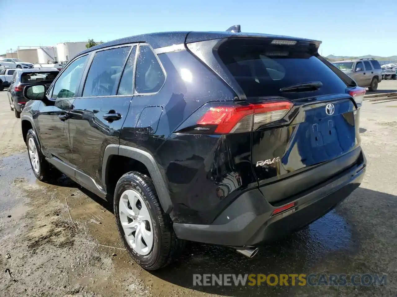 2 Photograph of a damaged car 2T3H1RFV2RC262118 TOYOTA RAV4 2024