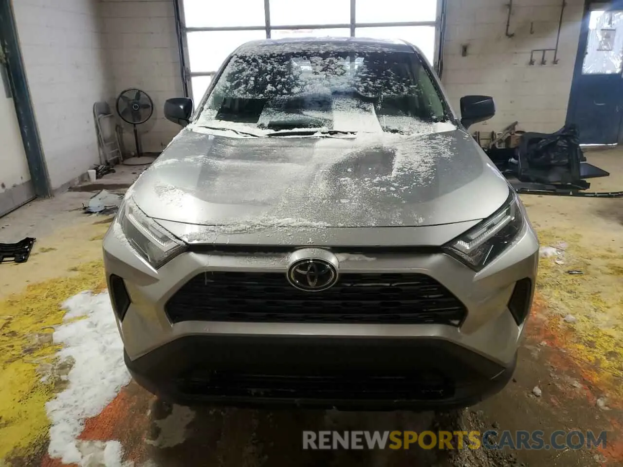 5 Photograph of a damaged car 2T3H1RFV2RC293532 TOYOTA RAV4 2024