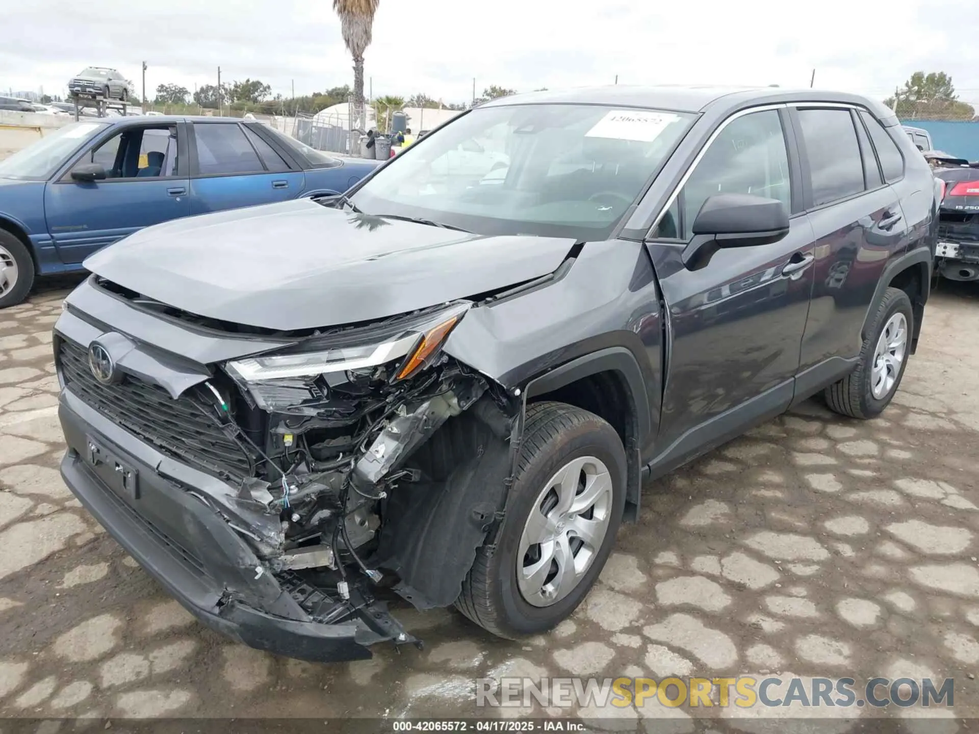 2 Photograph of a damaged car 2T3H1RFV2RC302021 TOYOTA RAV4 2024
