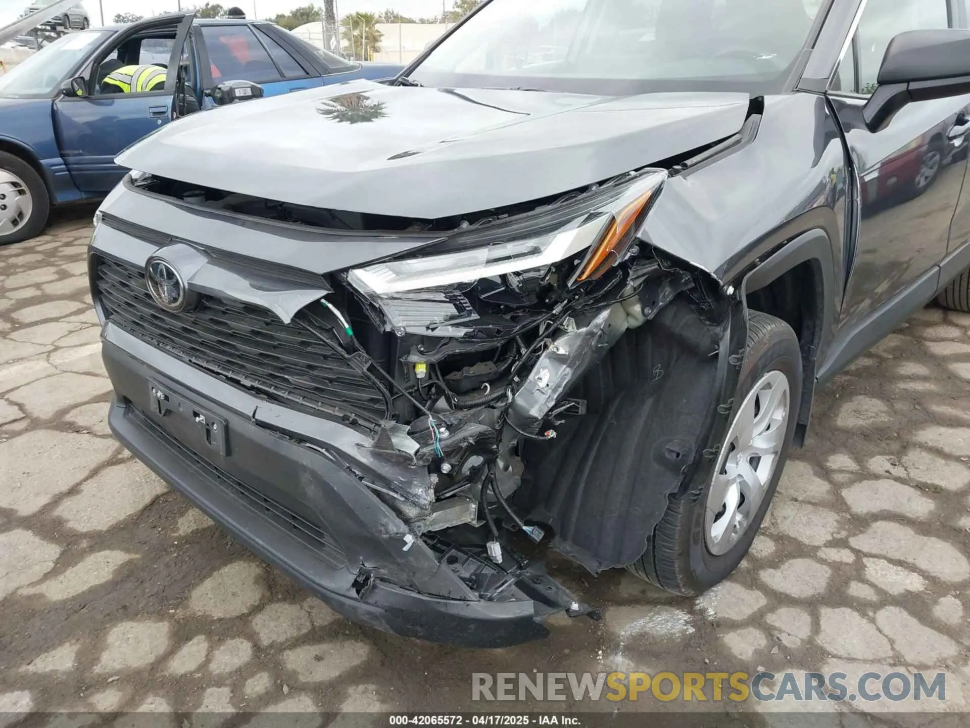 6 Photograph of a damaged car 2T3H1RFV2RC302021 TOYOTA RAV4 2024