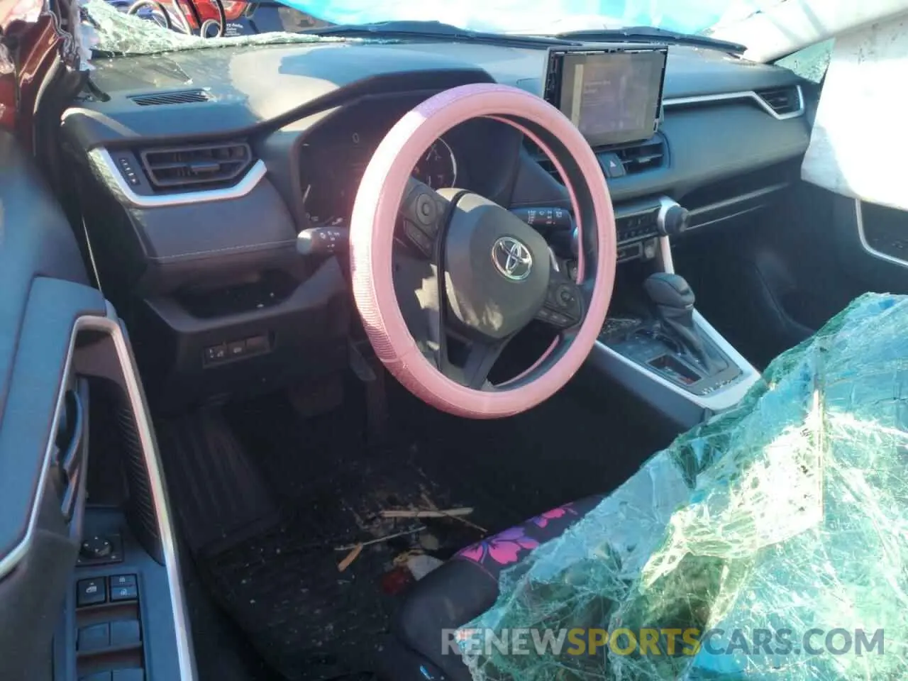 8 Photograph of a damaged car 2T3H1RFV2RW300879 TOYOTA RAV4 2024