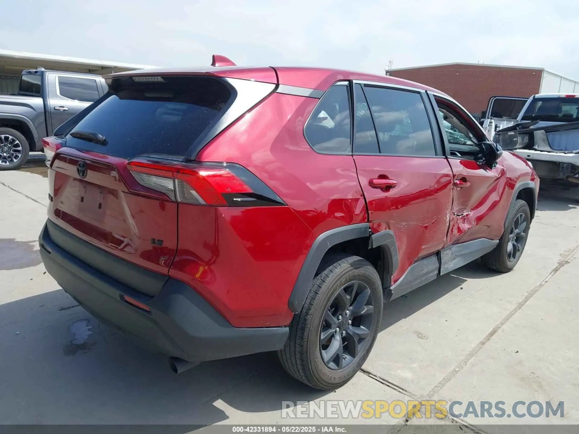4 Photograph of a damaged car 2T3H1RFV2RW301160 TOYOTA RAV4 2024