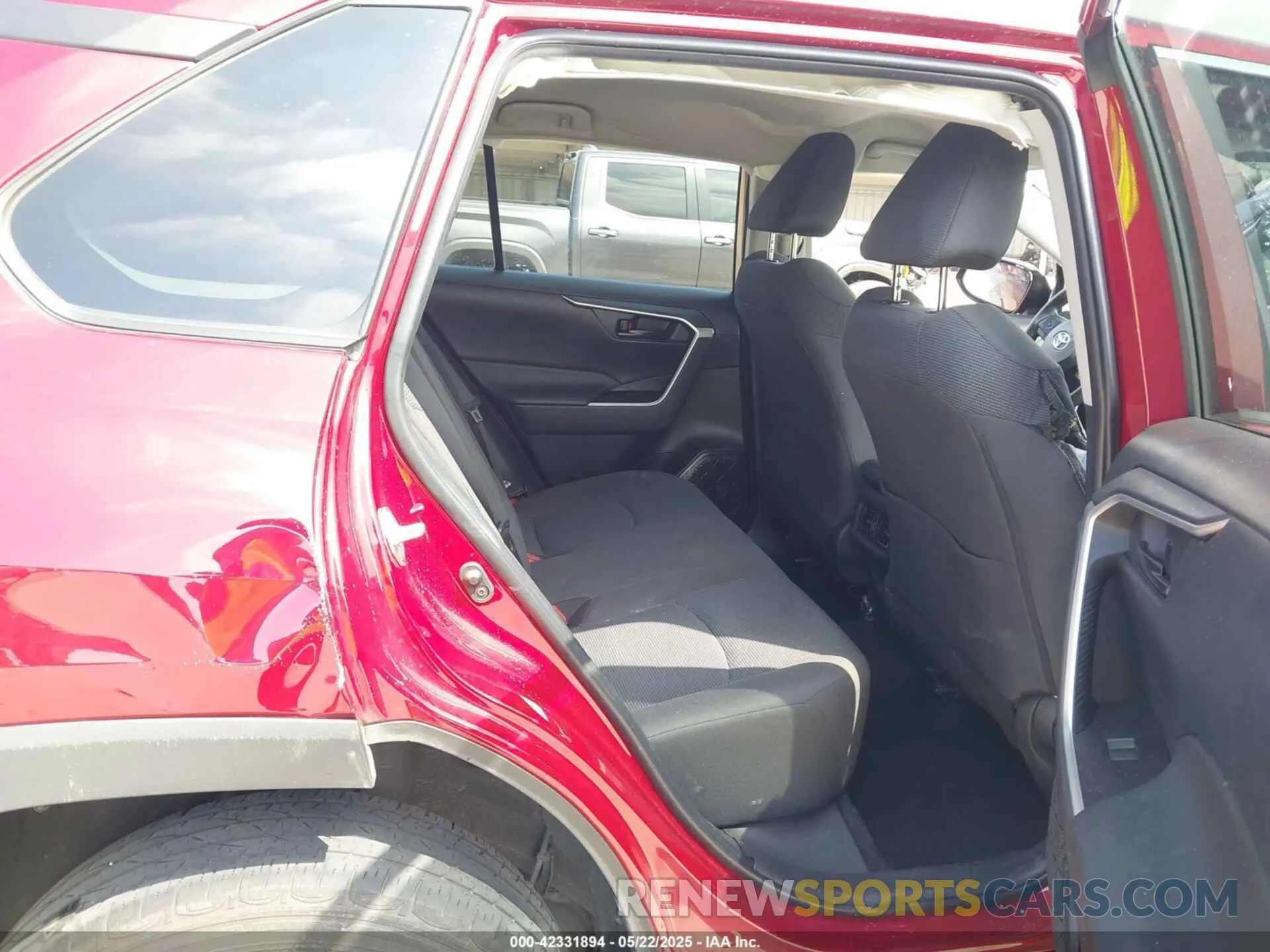 8 Photograph of a damaged car 2T3H1RFV2RW301160 TOYOTA RAV4 2024