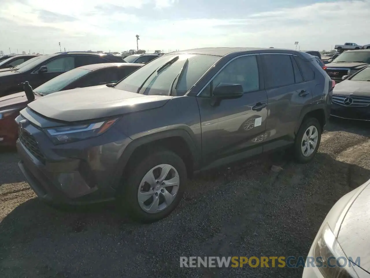 1 Photograph of a damaged car 2T3H1RFV3RC263519 TOYOTA RAV4 2024