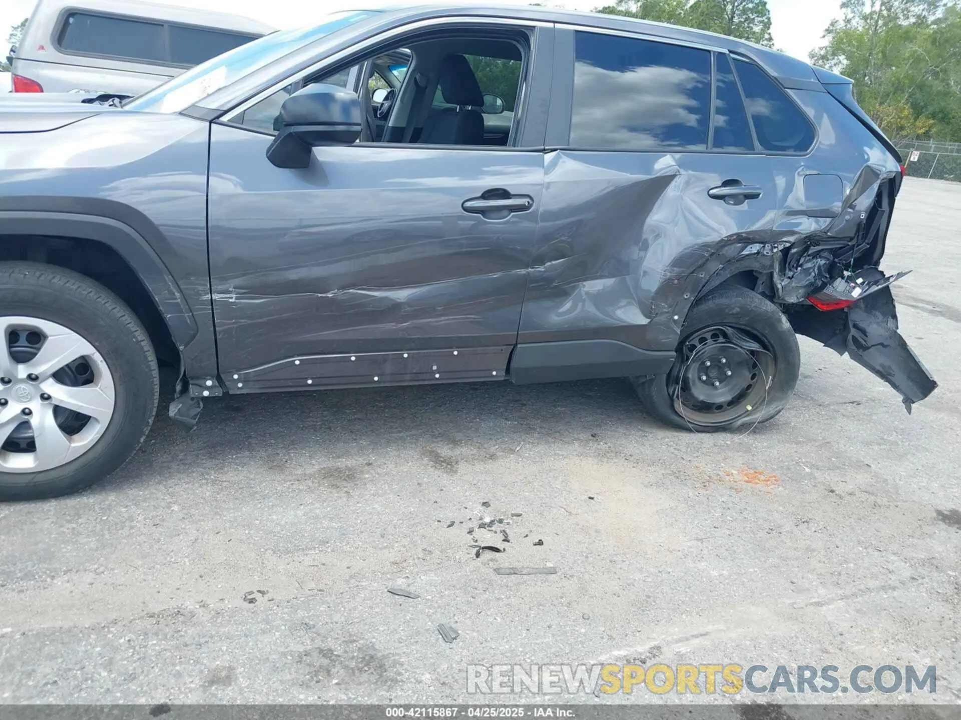 6 Photograph of a damaged car 2T3H1RFV3RC266839 TOYOTA RAV4 2024