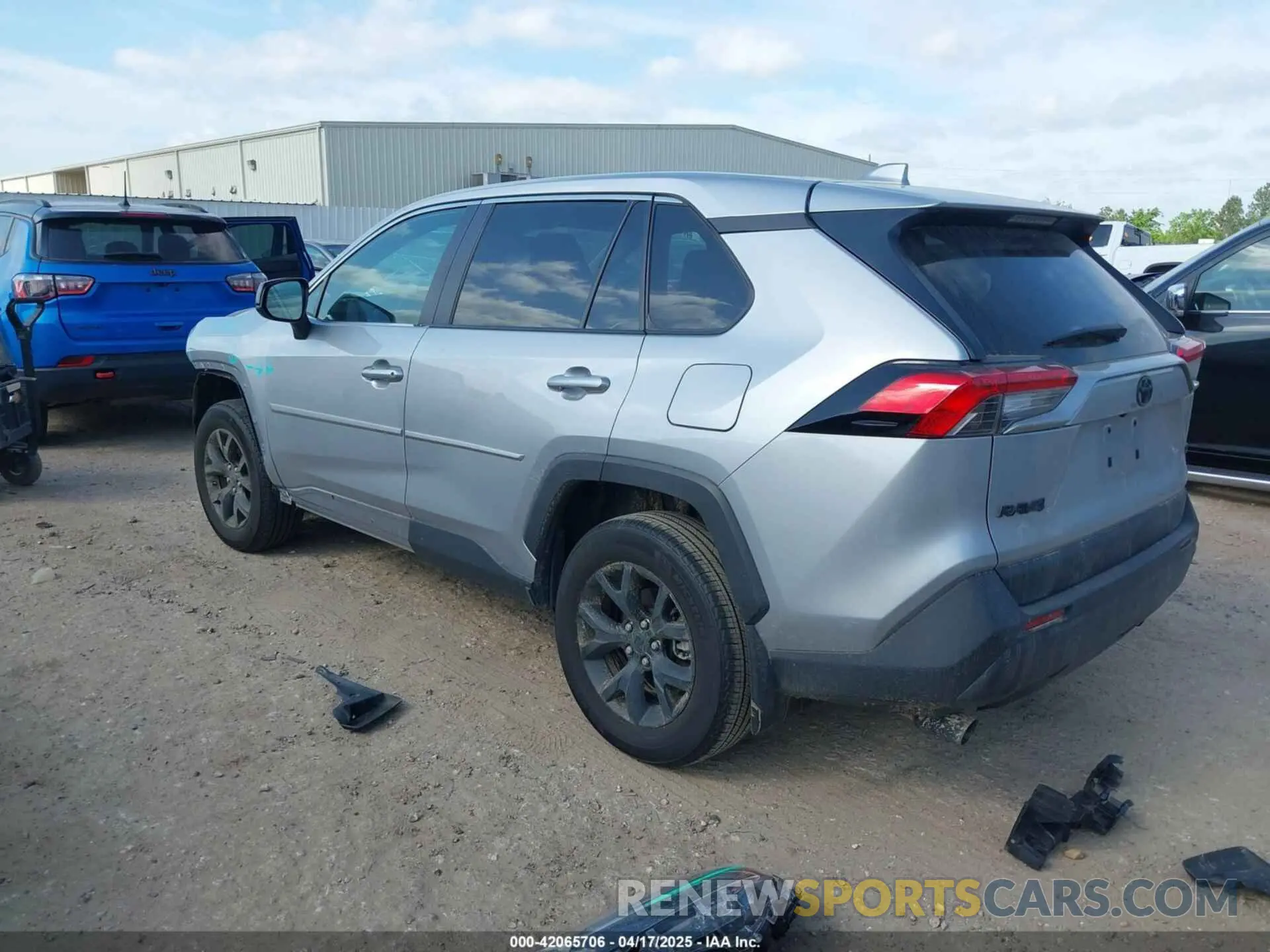 3 Photograph of a damaged car 2T3H1RFV3RC275685 TOYOTA RAV4 2024