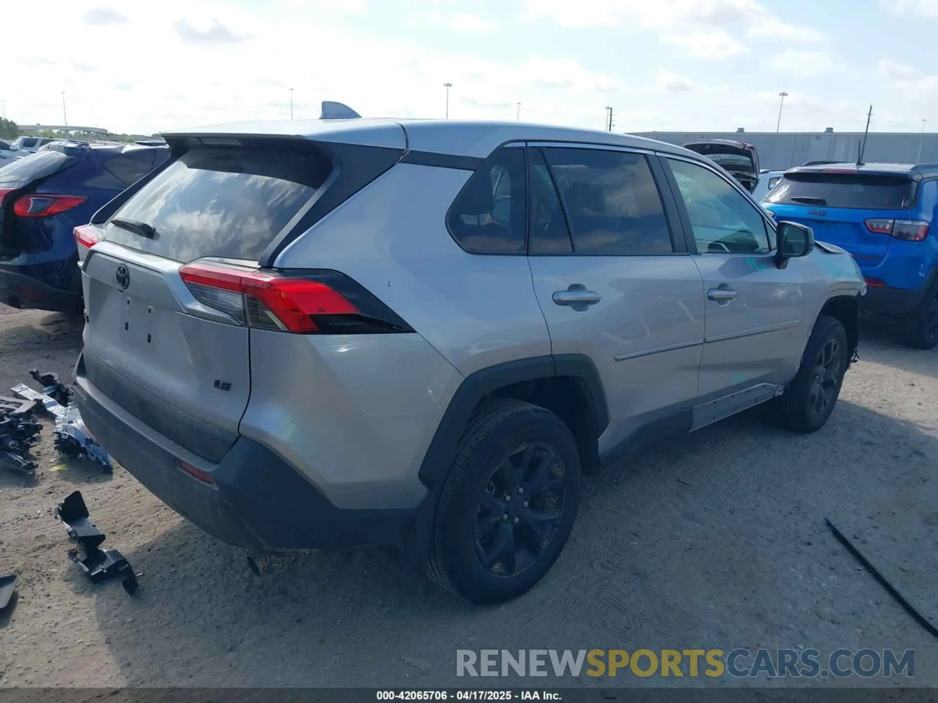 4 Photograph of a damaged car 2T3H1RFV3RC275685 TOYOTA RAV4 2024