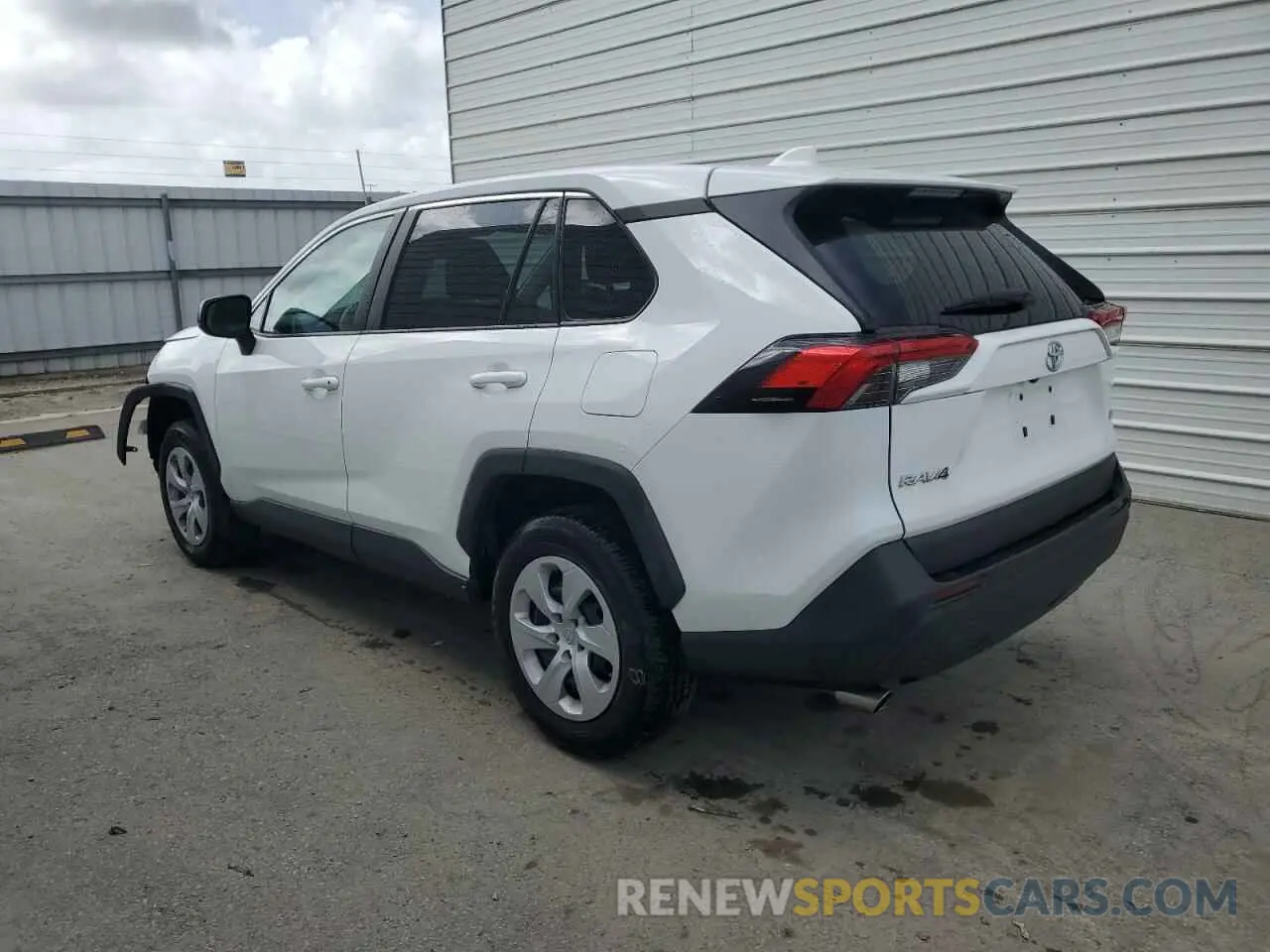 2 Photograph of a damaged car 2T3H1RFV3RC279753 TOYOTA RAV4 2024