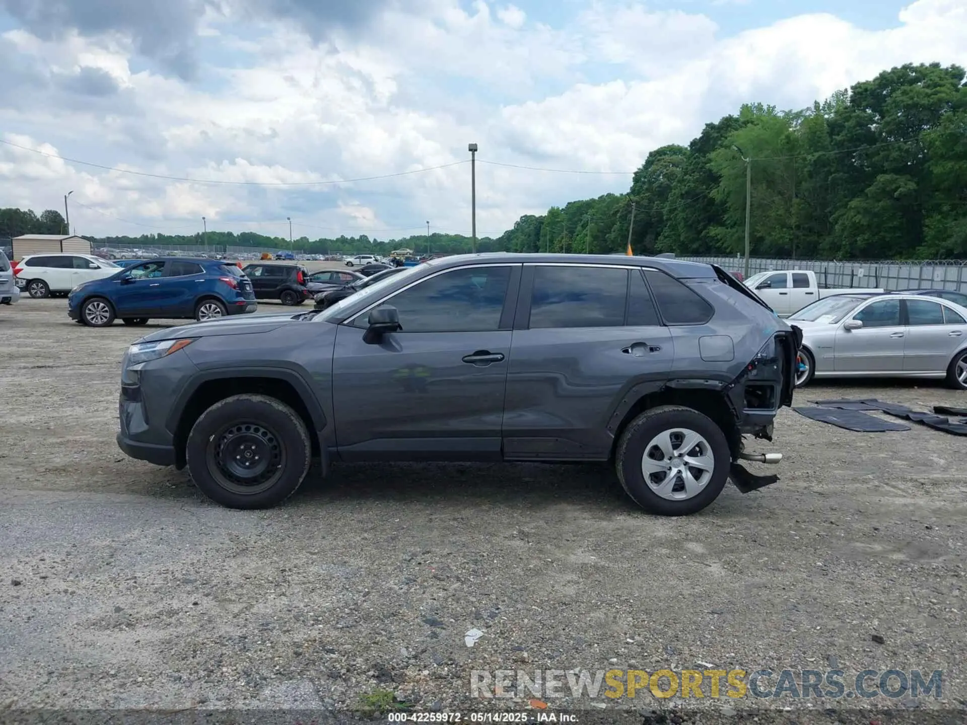 15 Photograph of a damaged car 2T3H1RFV3RC281437 TOYOTA RAV4 2024