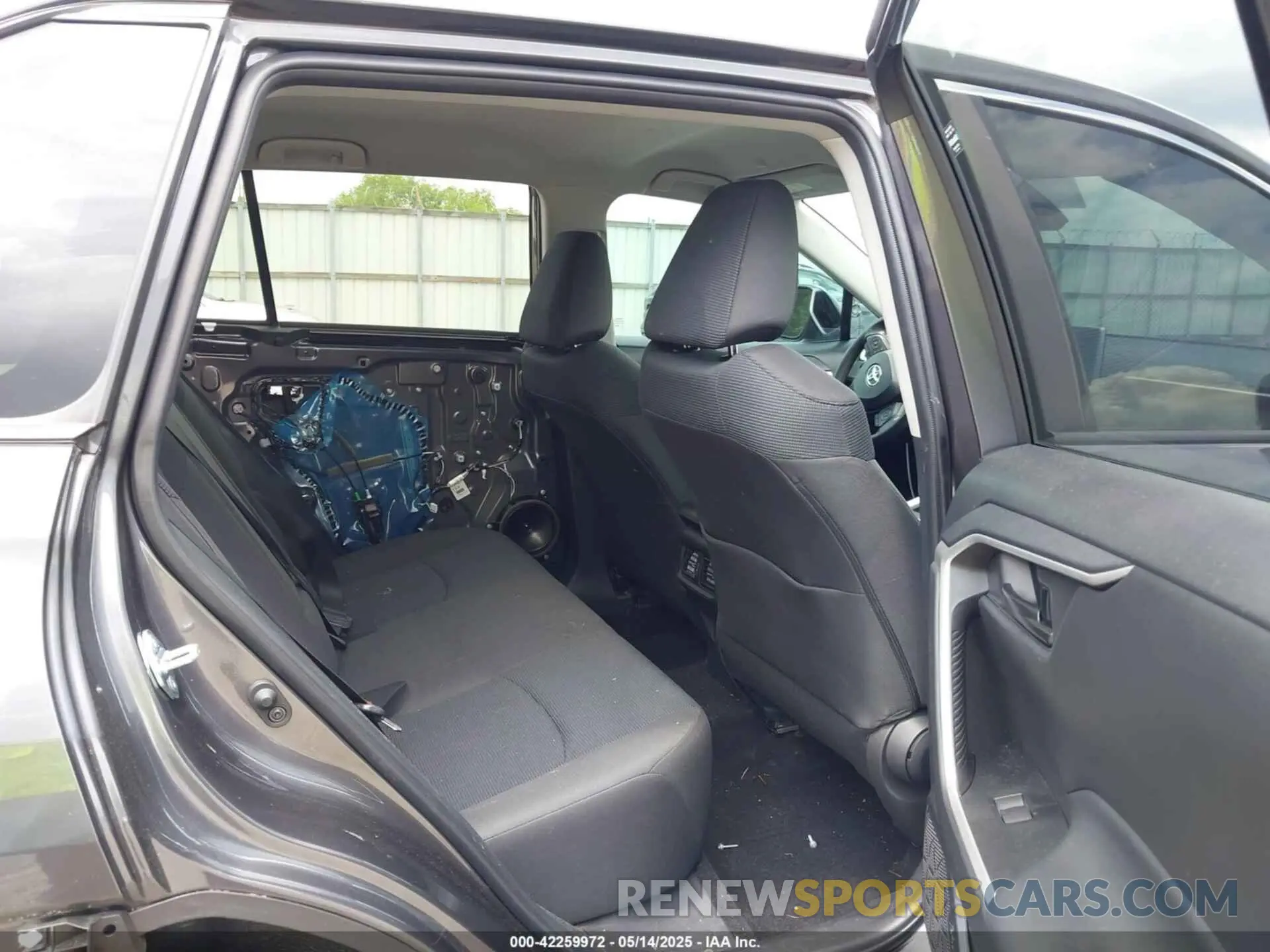 8 Photograph of a damaged car 2T3H1RFV3RC281437 TOYOTA RAV4 2024