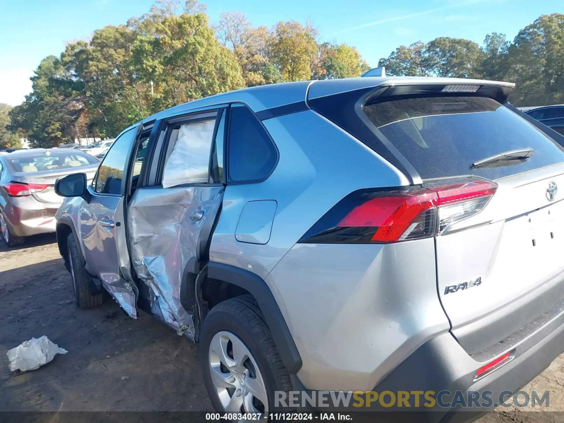 14 Photograph of a damaged car 2T3H1RFV3RC290476 TOYOTA RAV4 2024