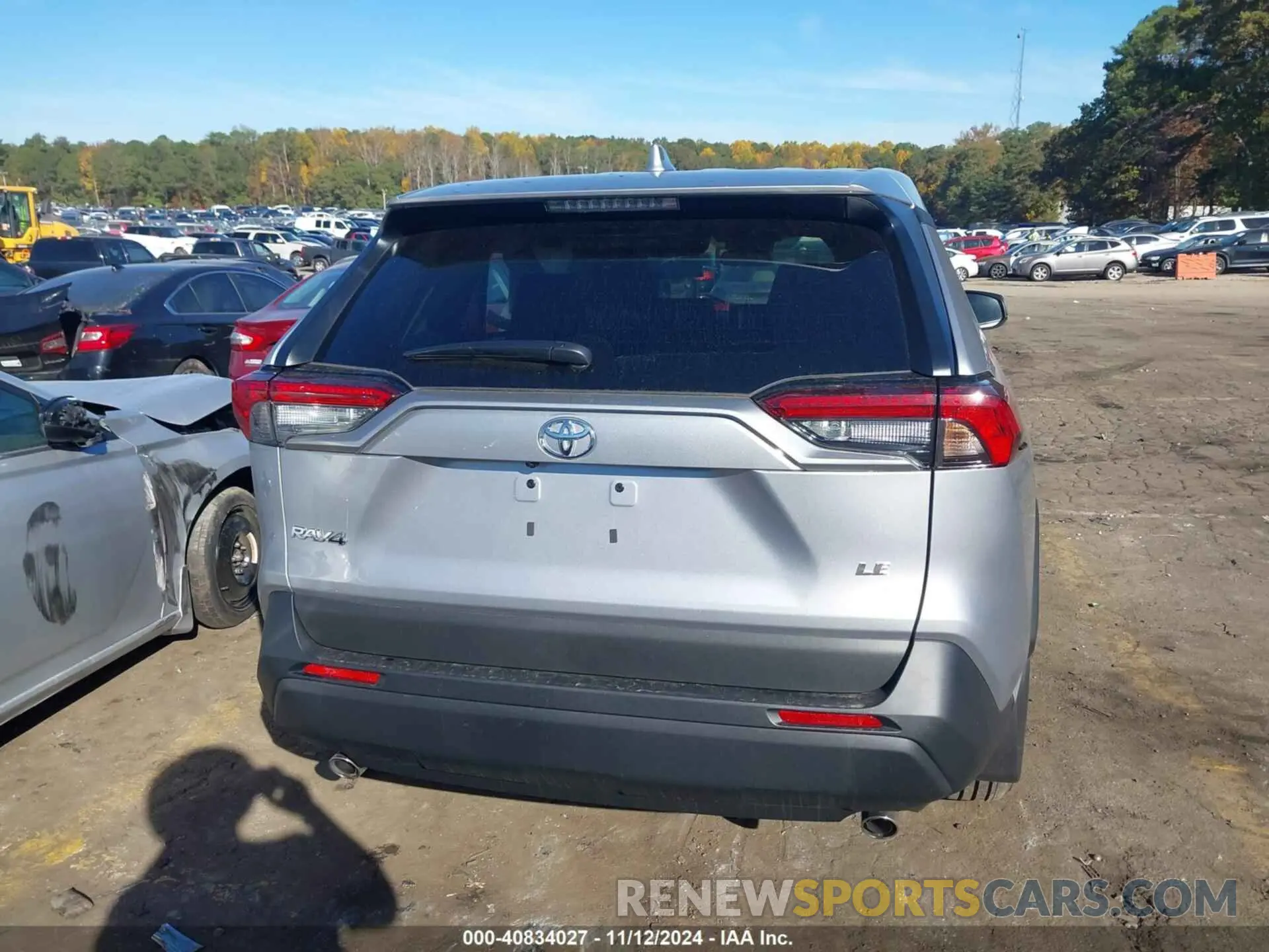 16 Photograph of a damaged car 2T3H1RFV3RC290476 TOYOTA RAV4 2024