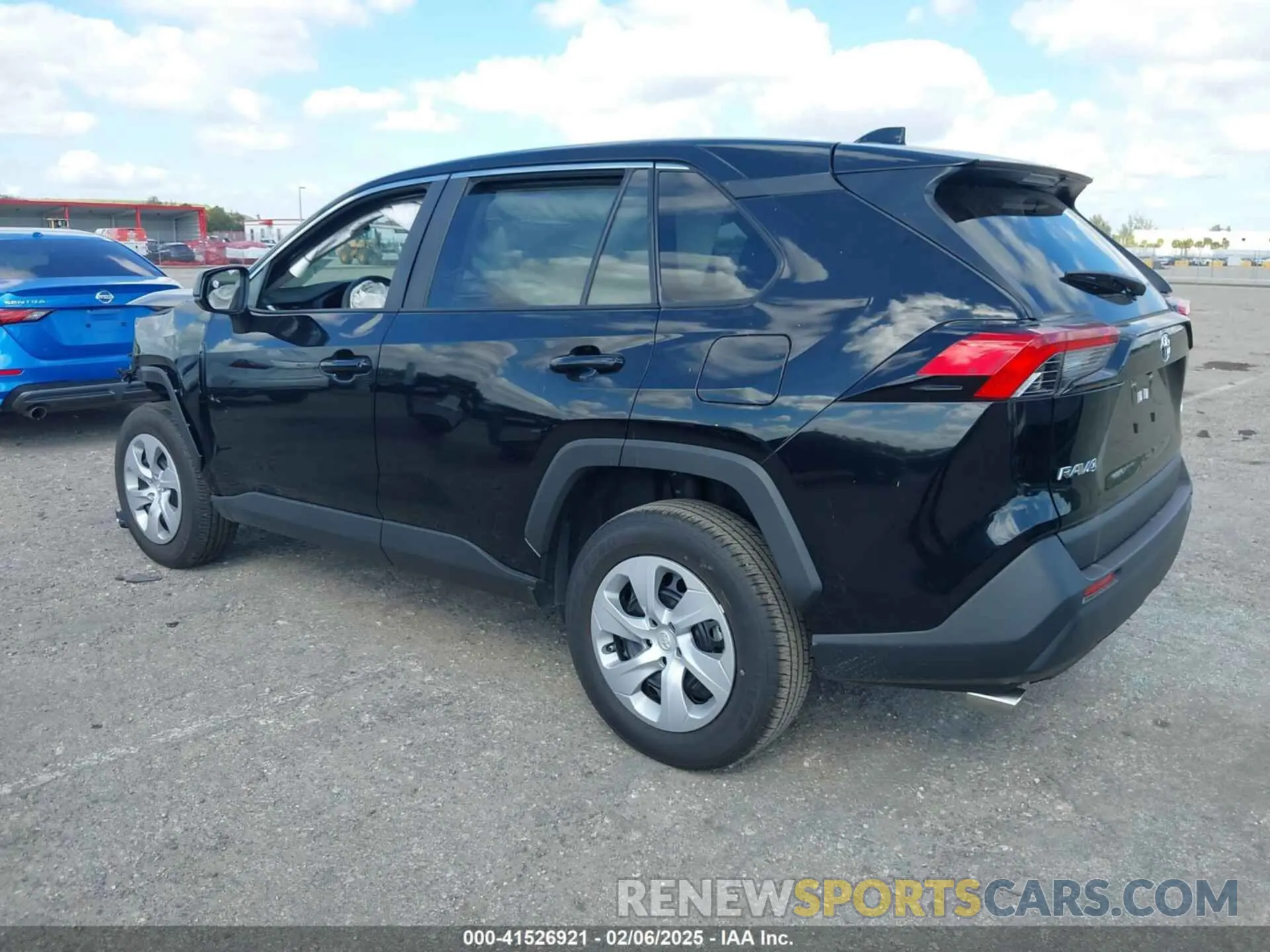 3 Photograph of a damaged car 2T3H1RFV3RC291711 TOYOTA RAV4 2024