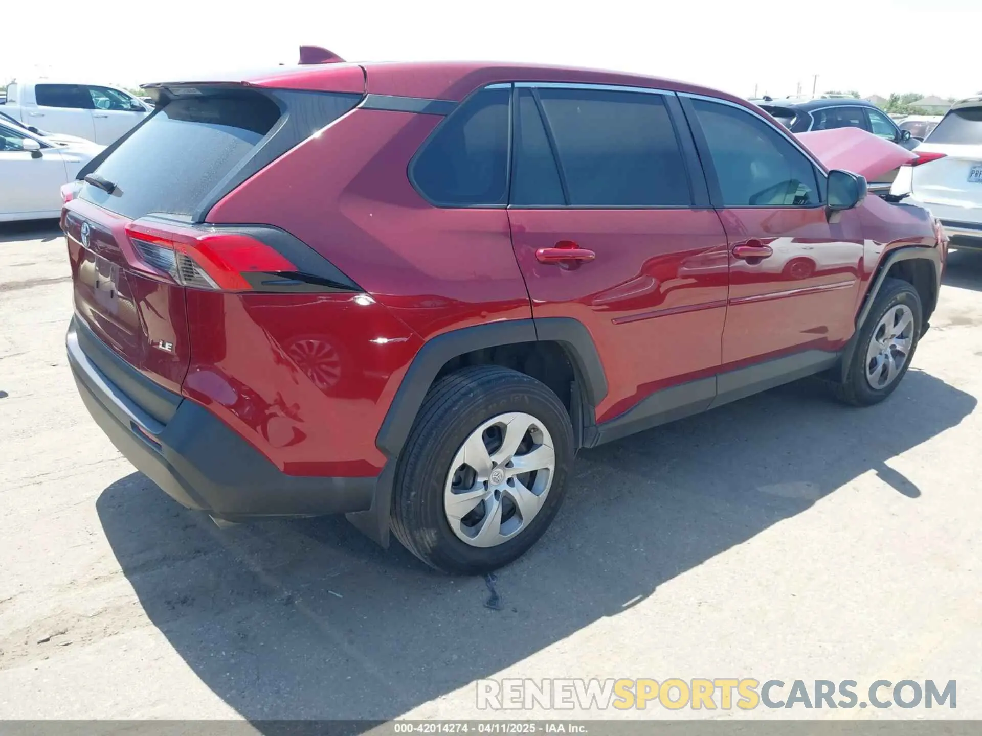 4 Photograph of a damaged car 2T3H1RFV4RW323564 TOYOTA RAV4 2024