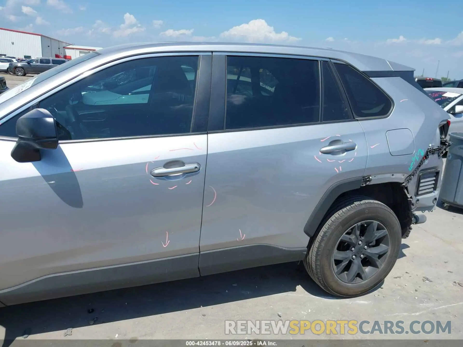 15 Photograph of a damaged car 2T3H1RFV5RC253669 TOYOTA RAV4 2024