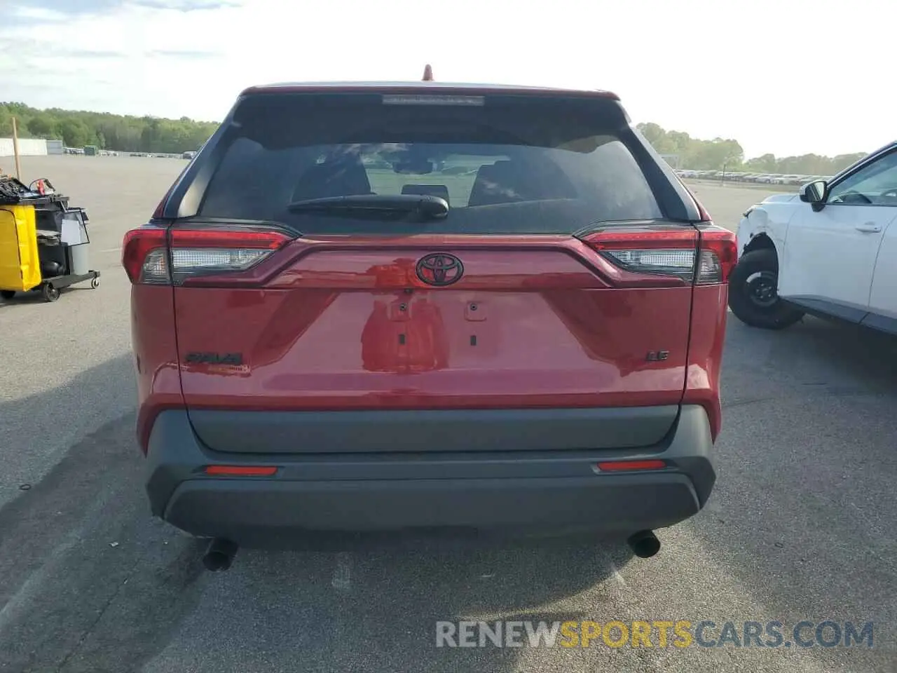 6 Photograph of a damaged car 2T3H1RFV5RW302657 TOYOTA RAV4 2024