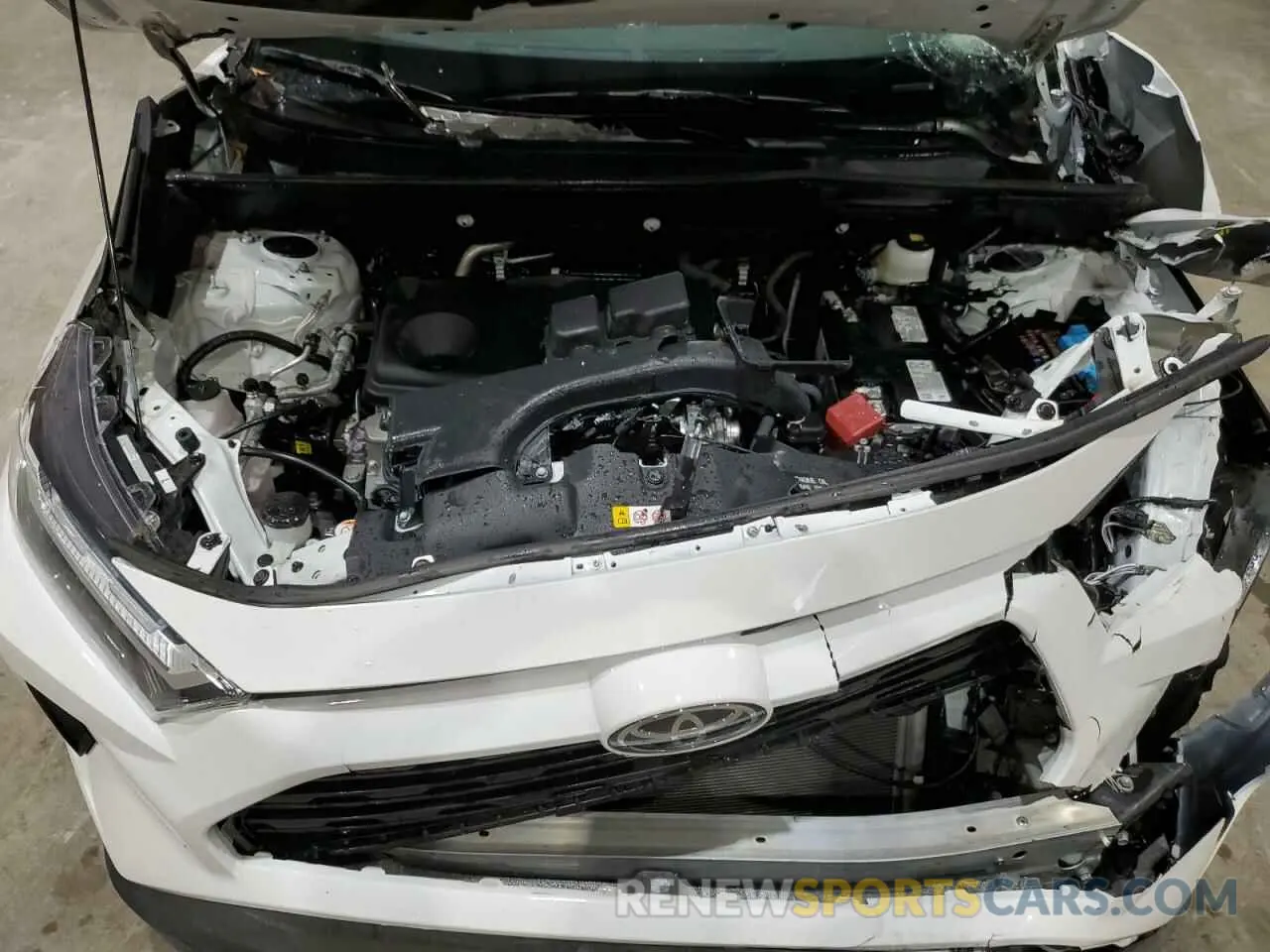 12 Photograph of a damaged car 2T3H1RFV5RW307227 TOYOTA RAV4 2024
