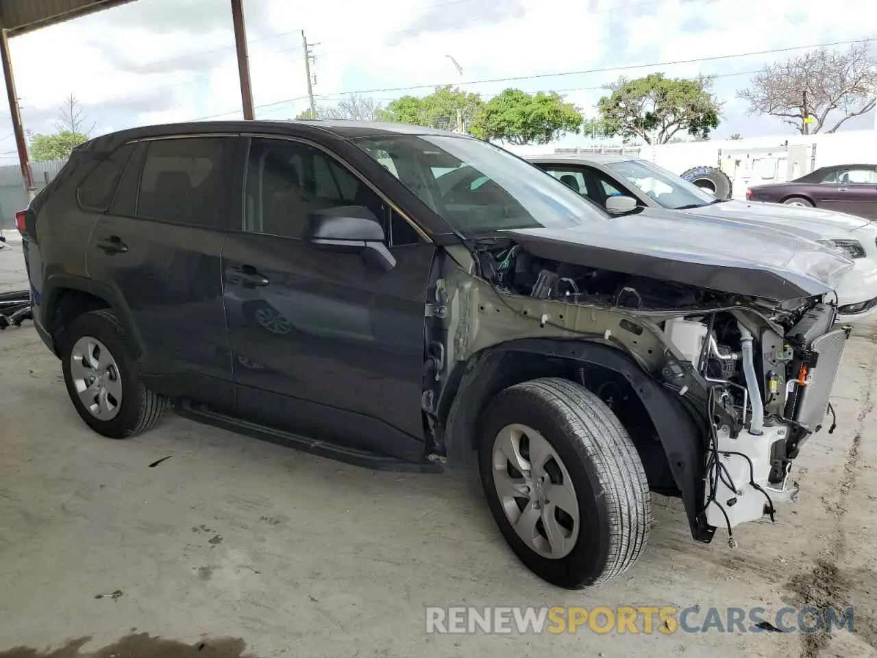 4 Photograph of a damaged car 2T3H1RFV5RW325517 TOYOTA RAV4 2024