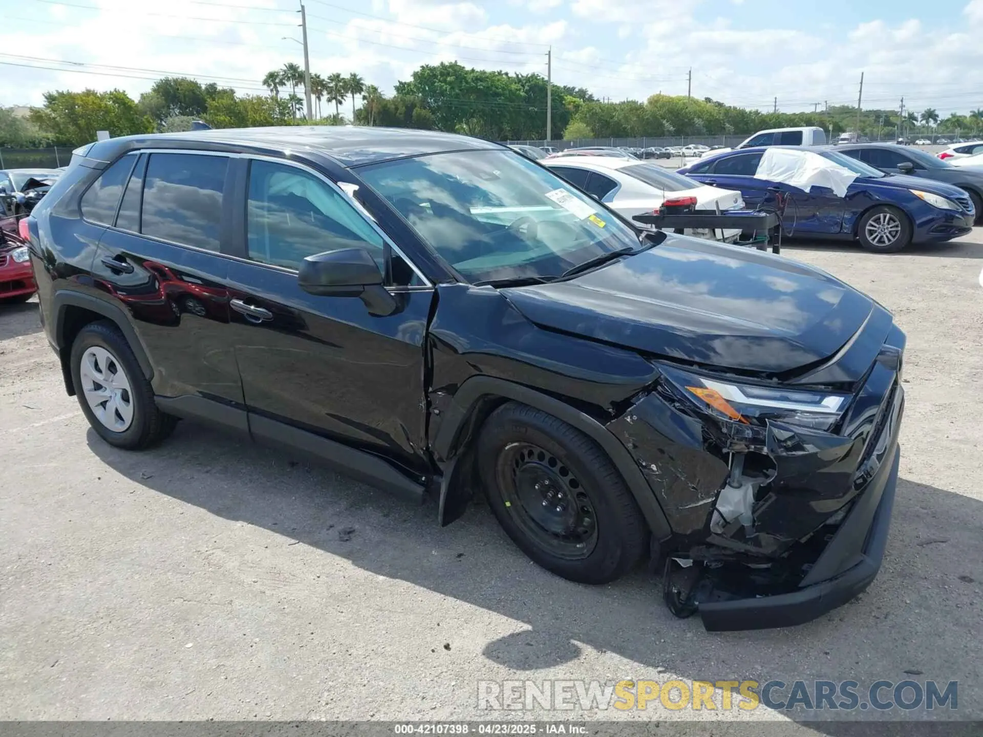 1 Photograph of a damaged car 2T3H1RFV6RC287250 TOYOTA RAV4 2024