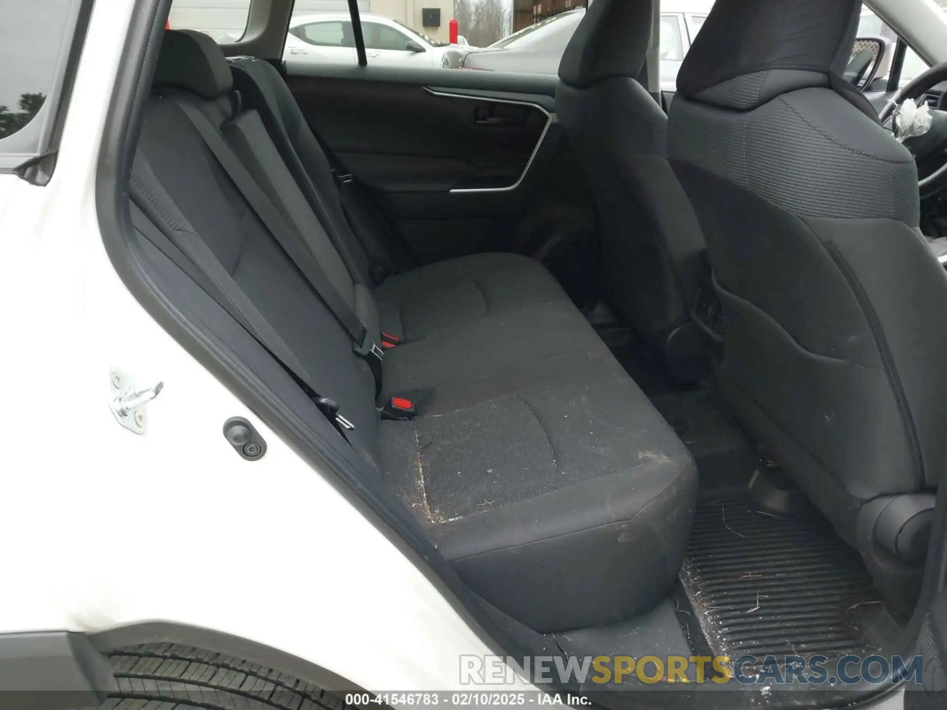 8 Photograph of a damaged car 2T3H1RFV6RC293484 TOYOTA RAV4 2024