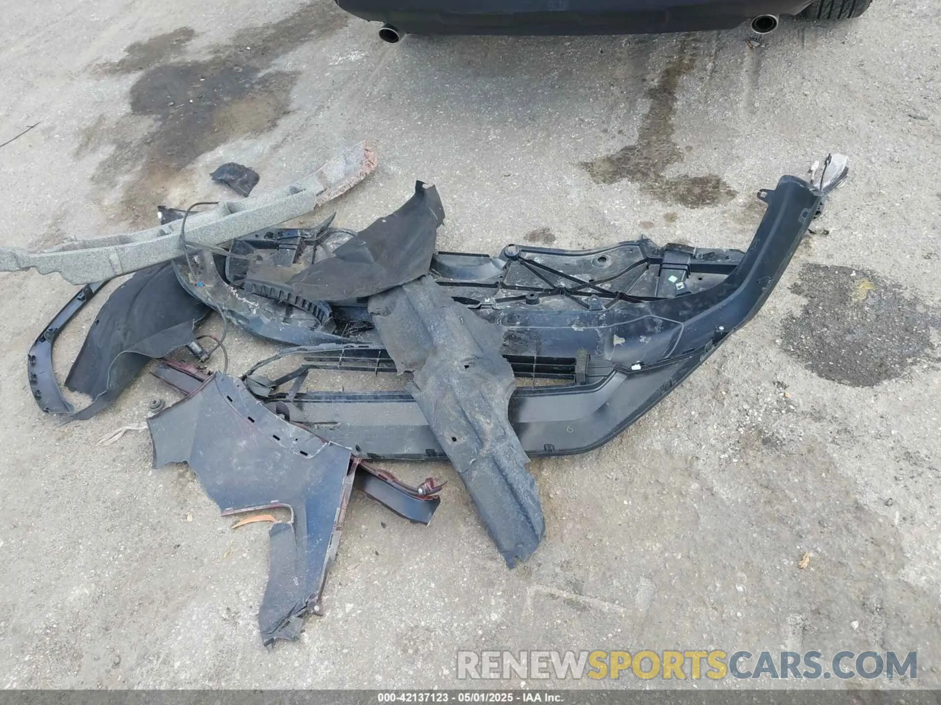 12 Photograph of a damaged car 2T3H1RFV6RW302635 TOYOTA RAV4 2024