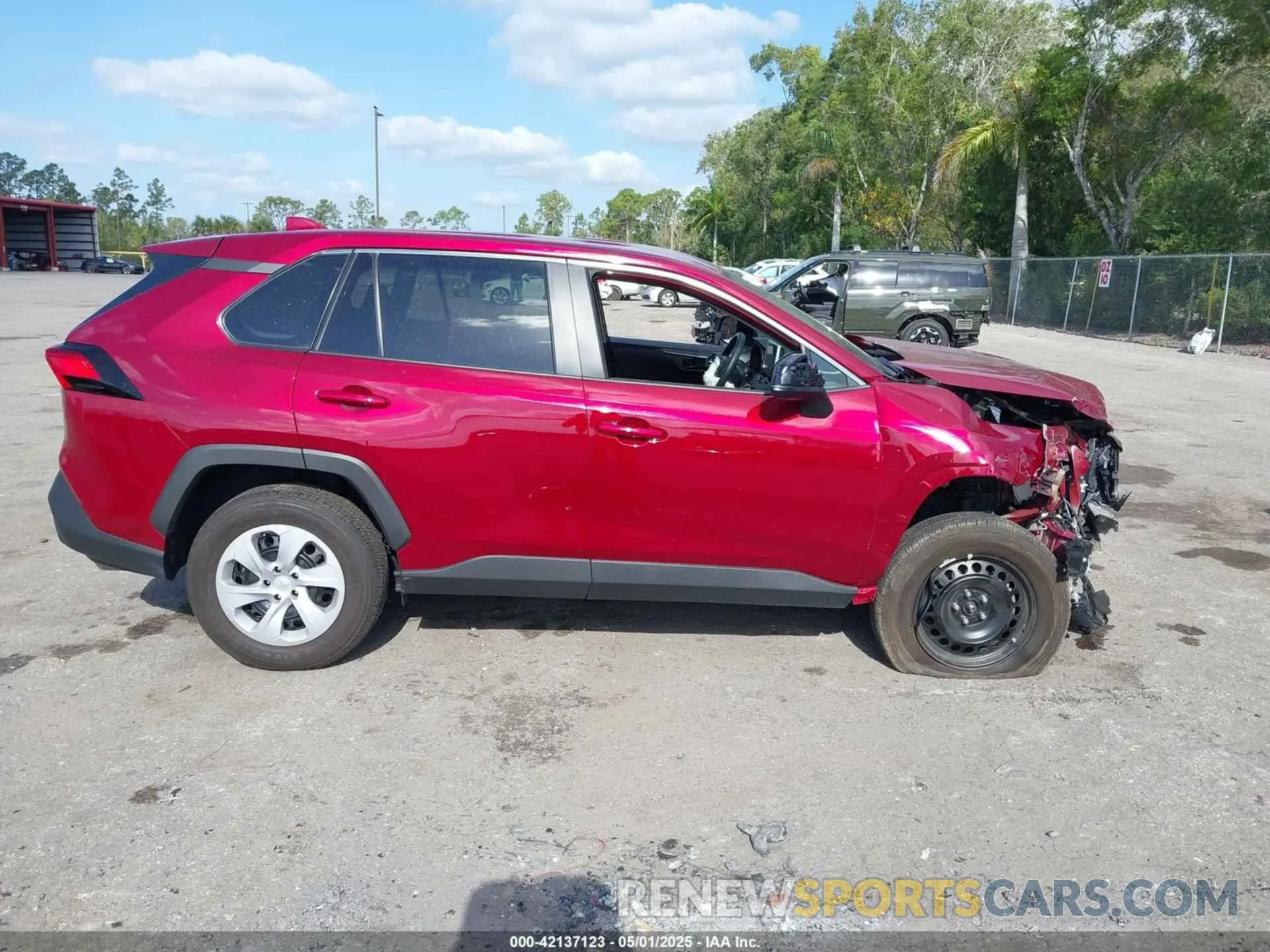 14 Photograph of a damaged car 2T3H1RFV6RW302635 TOYOTA RAV4 2024