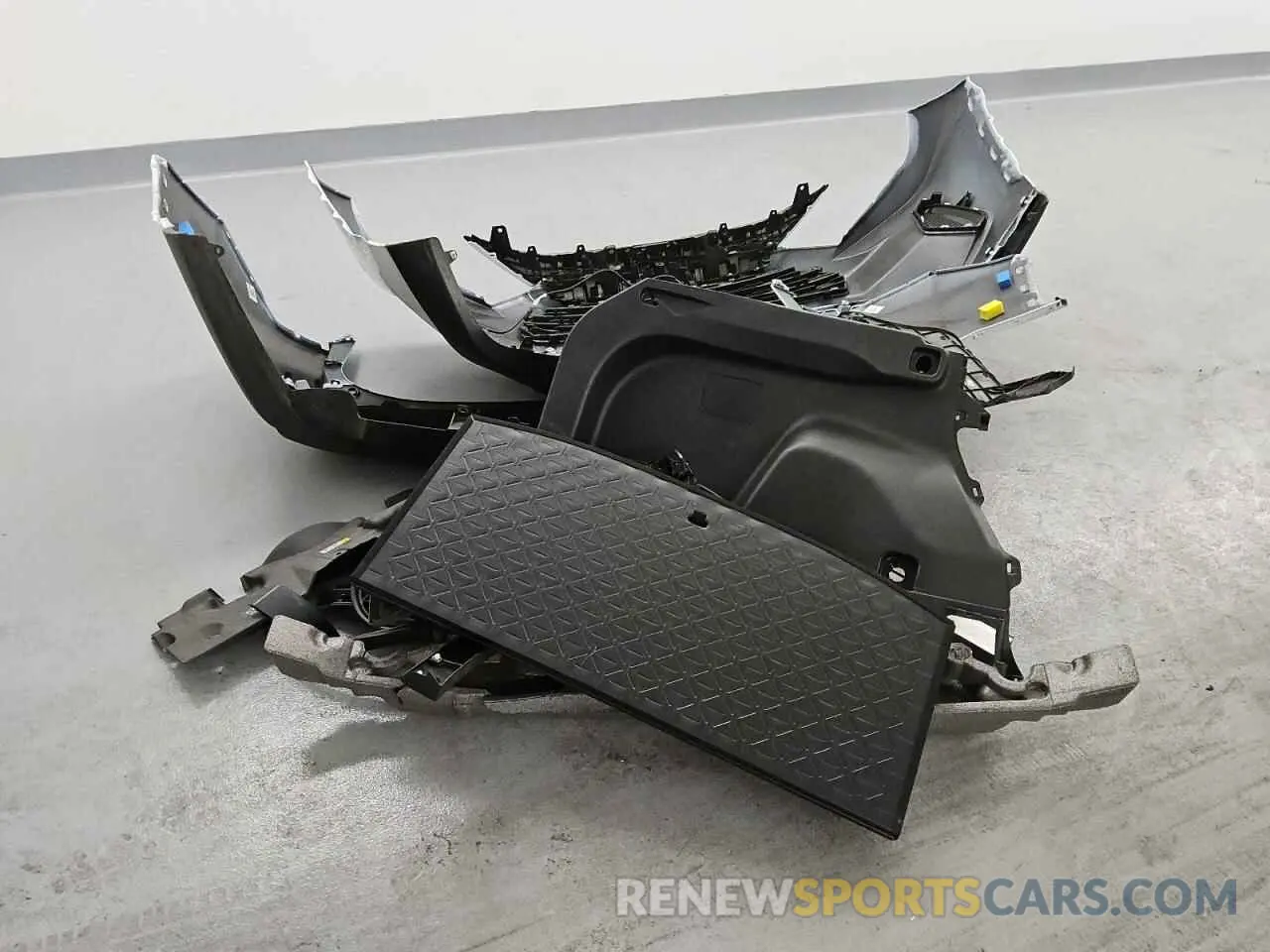 13 Photograph of a damaged car 2T3H1RFV6RW319564 TOYOTA RAV4 2024